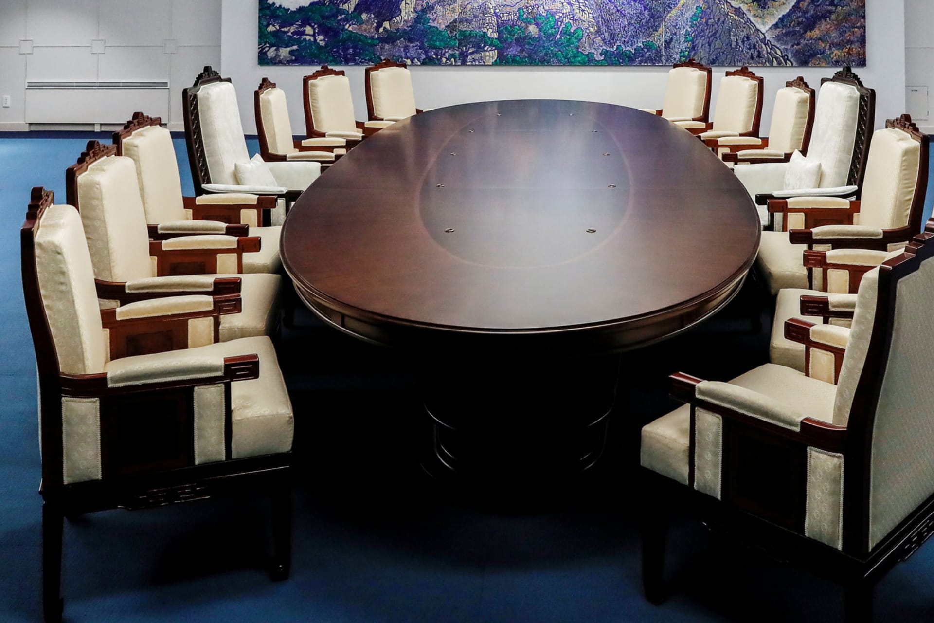 <p>A general view shows the interior of the Peace House, the venue for the inter-Korean summit, at the truce village of Panmunjom inside the demilitarized zone separating the two Koreas, South Korea, April 25, 2018</p>
