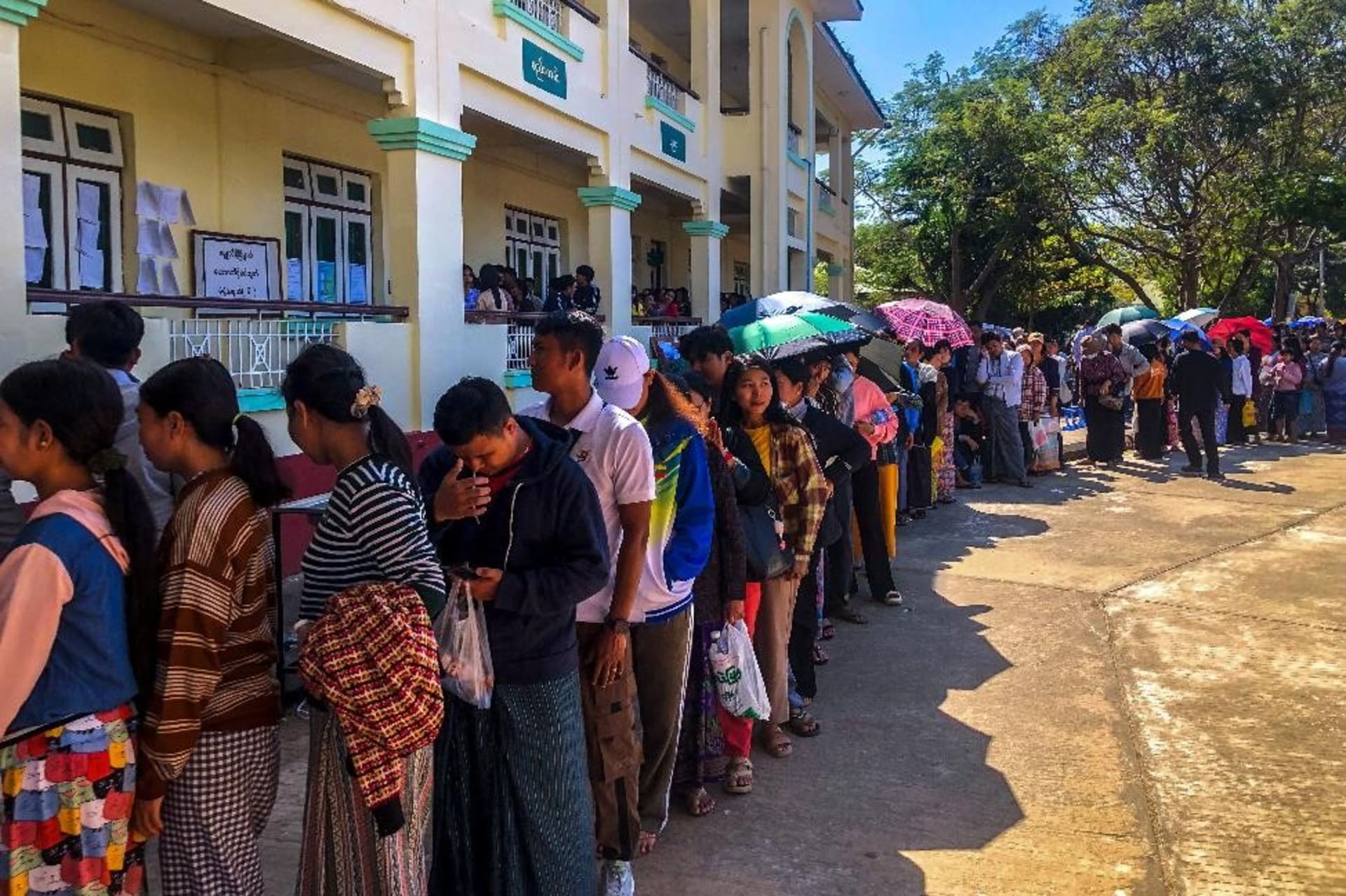 <p>People queue to cast their votes at a polling station during Myanmar’s general election in Naypyidaw, Myanmar on December 28, 2025.</p>
