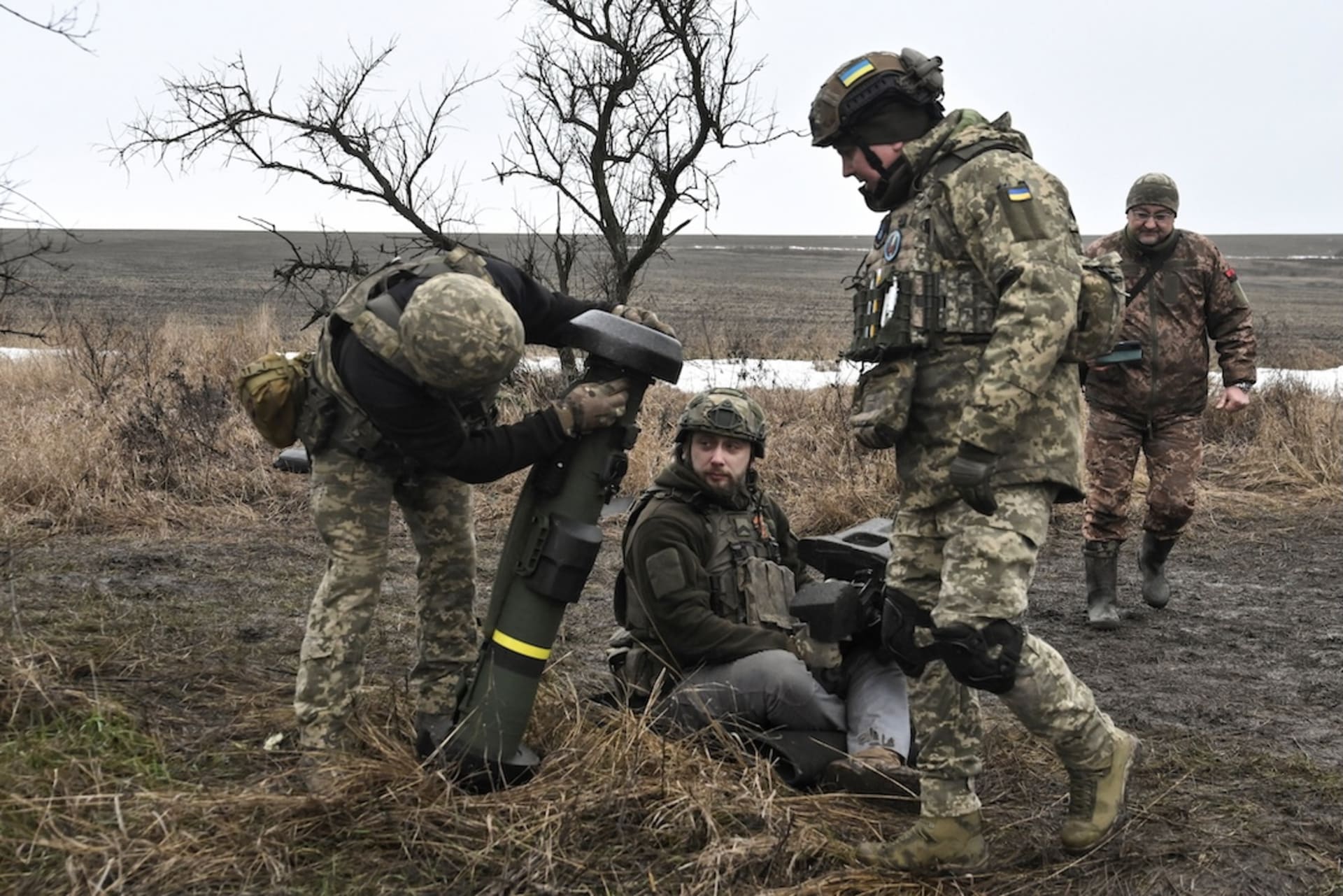 <p>Service members of the Ukrainian Armed Forces prepare missile systems for fire during a military exercise at a training ground near a front line, amid Russia’s attack on Ukraine, in Zaporizhzhia region, Ukraine January 7, 2026. </p>
