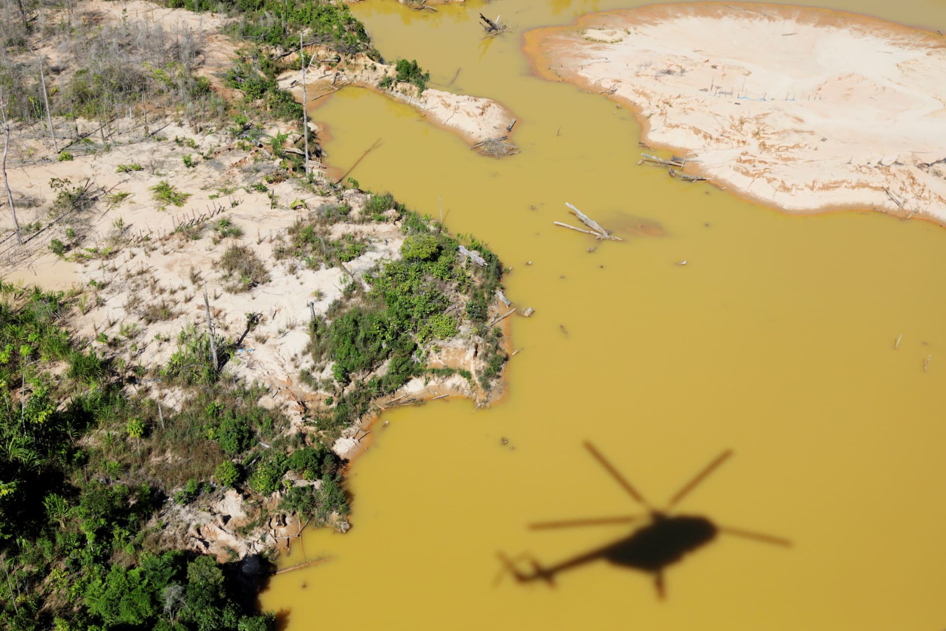 Photo of deforestation in Madre de Dios caused by illegal mining in 2019