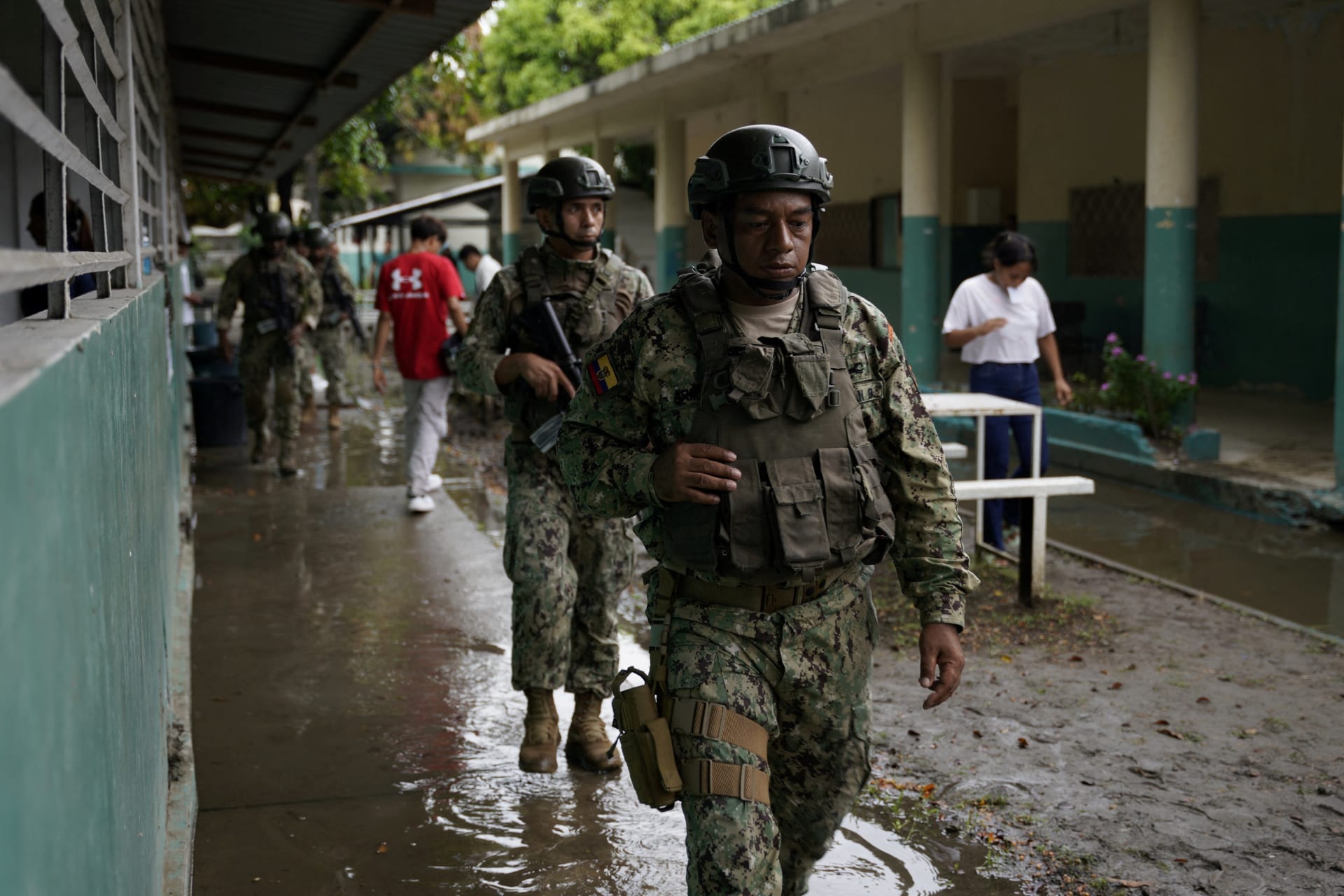 <p>Ecuador holds referendum on security measures to fight violence</p>

