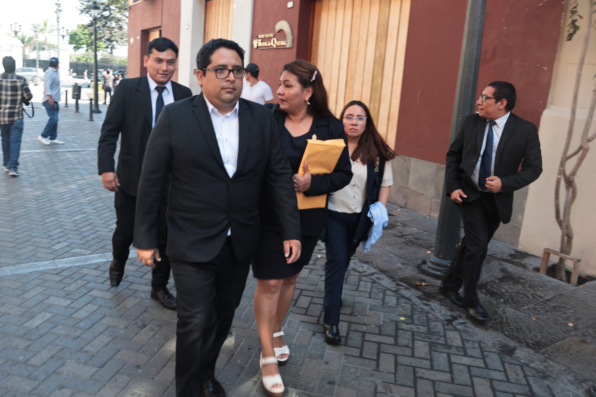 Photo of Peruvian prosecutors leaving the Government Palace