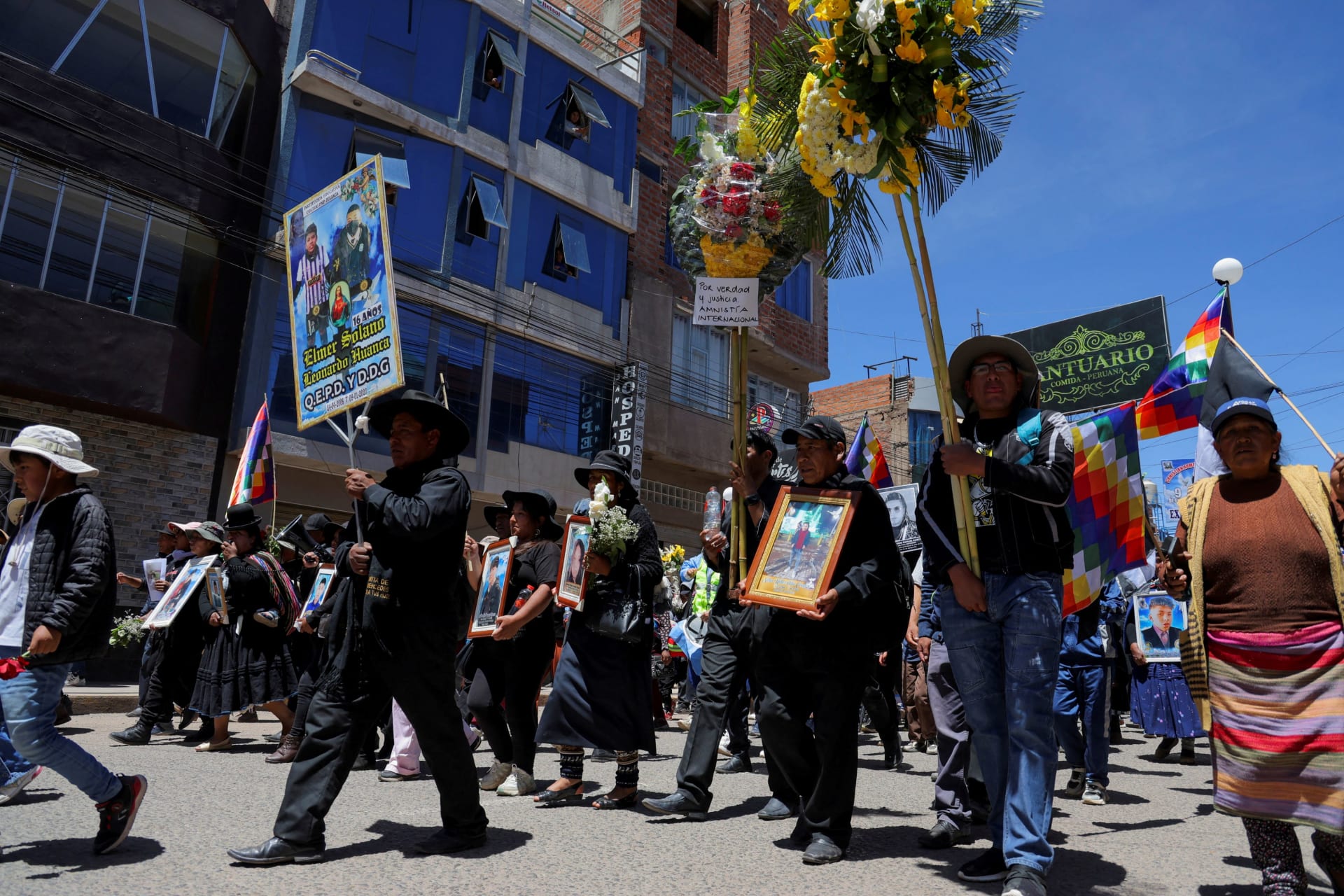 Photo of Peruvian Protestors protesting against the government of President Dina Boluarte