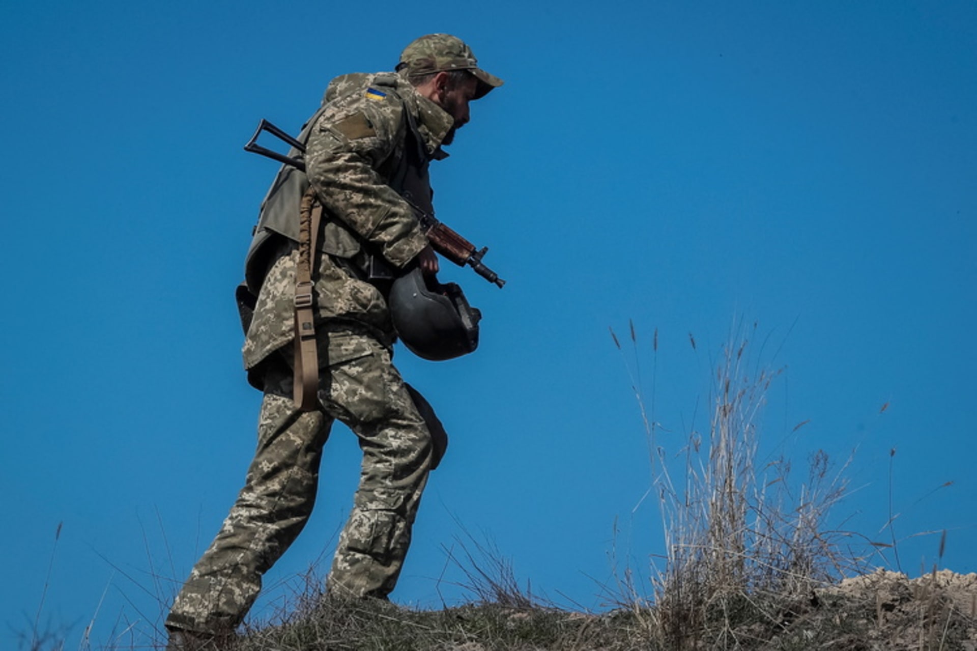 <p>A Ukrainian service member is seen at a position on the front line in the east Kyiv region</p>