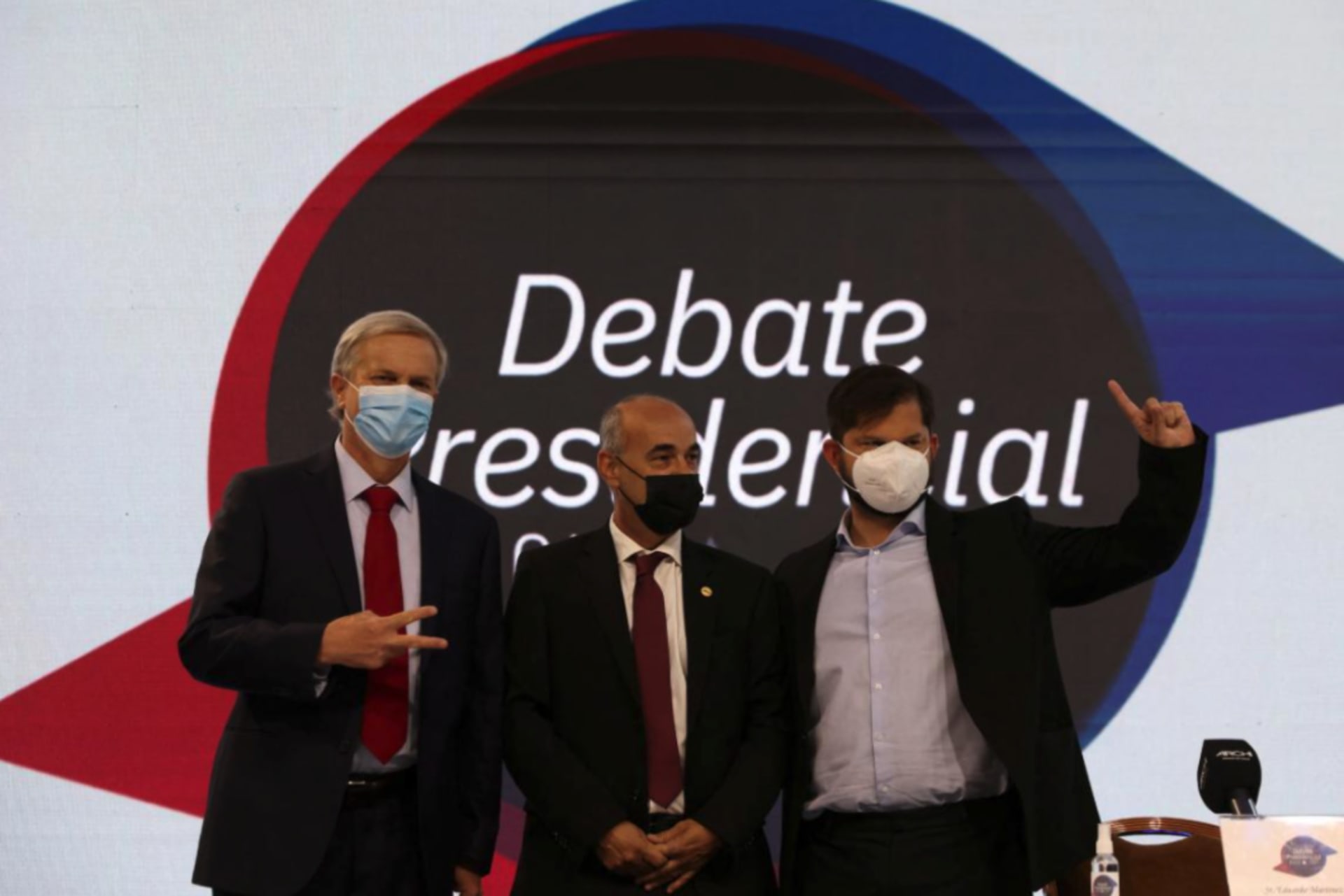 <p>Chilean presidential candidates debate in Santiago, December 2021</p>
