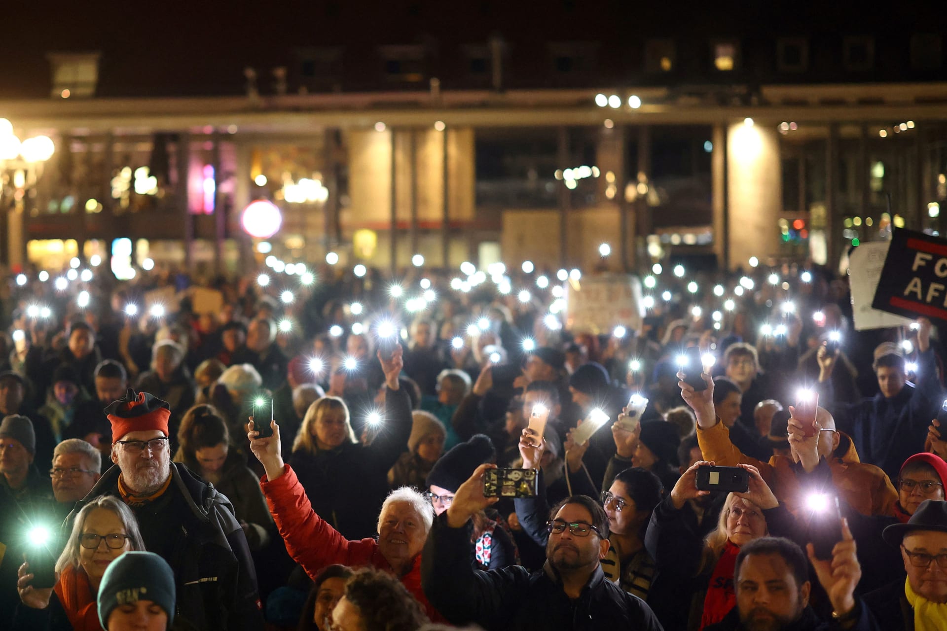 <p>Demonstrators take to Hanau’s streets to protest against far-right AfD</p>