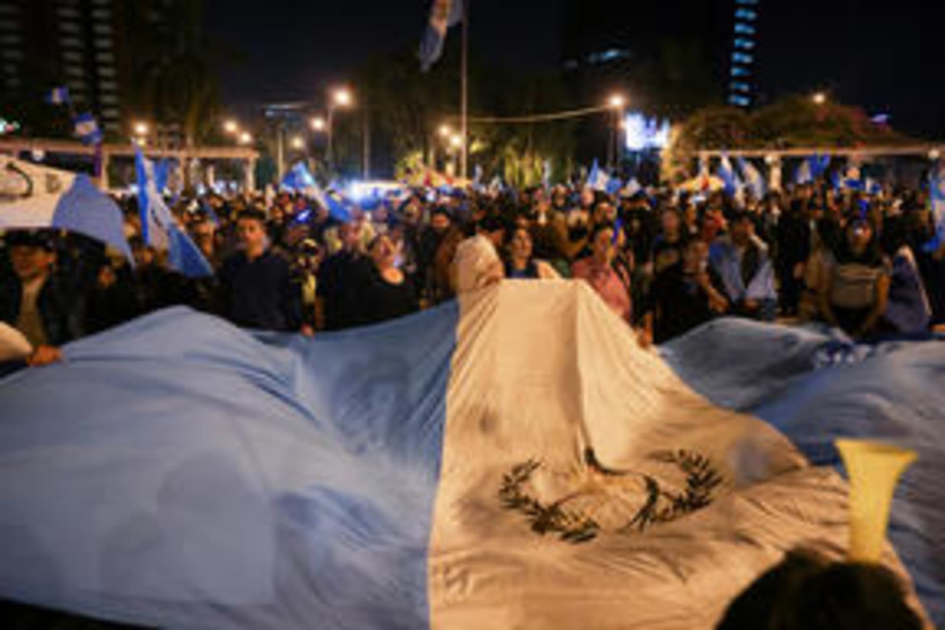Photo of Bernardo Arévalo supporters after his victory