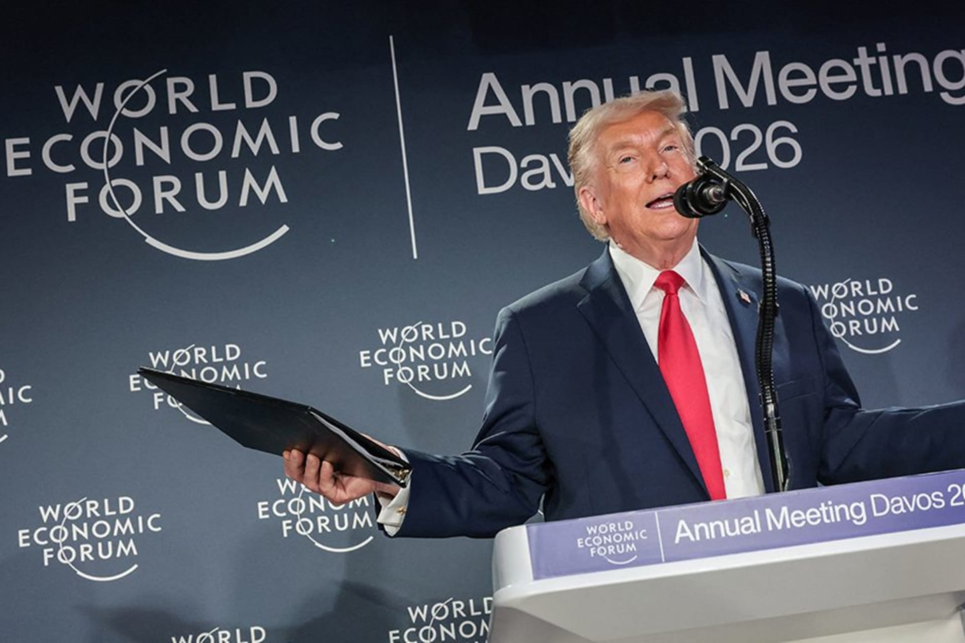 TrumpGreenlandDavos_HP (1)