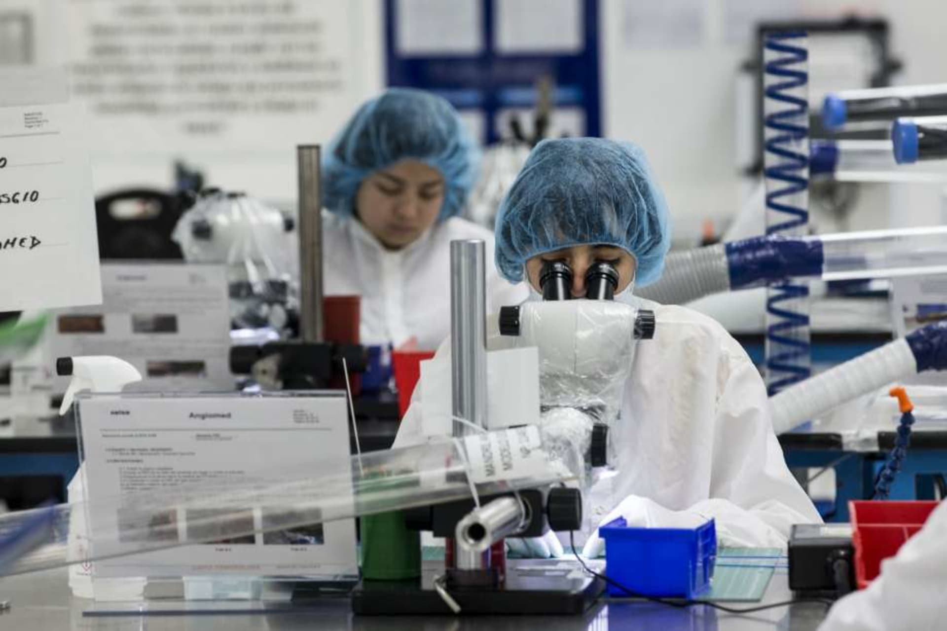 <p>Workers manufacture medical devices at the Seisa Medical plant on Wednesday, Jan. 31, 2018, in Ciudad Juarez, Mexico. ( Brett Coomer / Houston Chronicle )</p>

