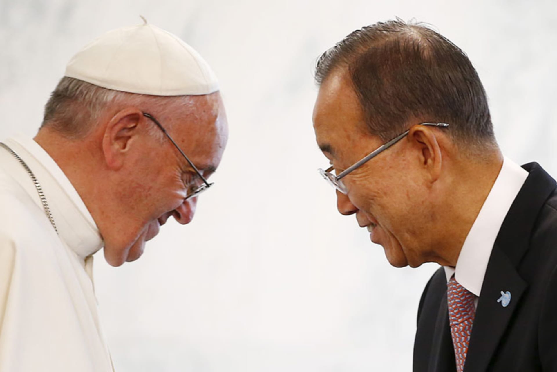 RTS3JQB_22Oct15_Religion.jpg