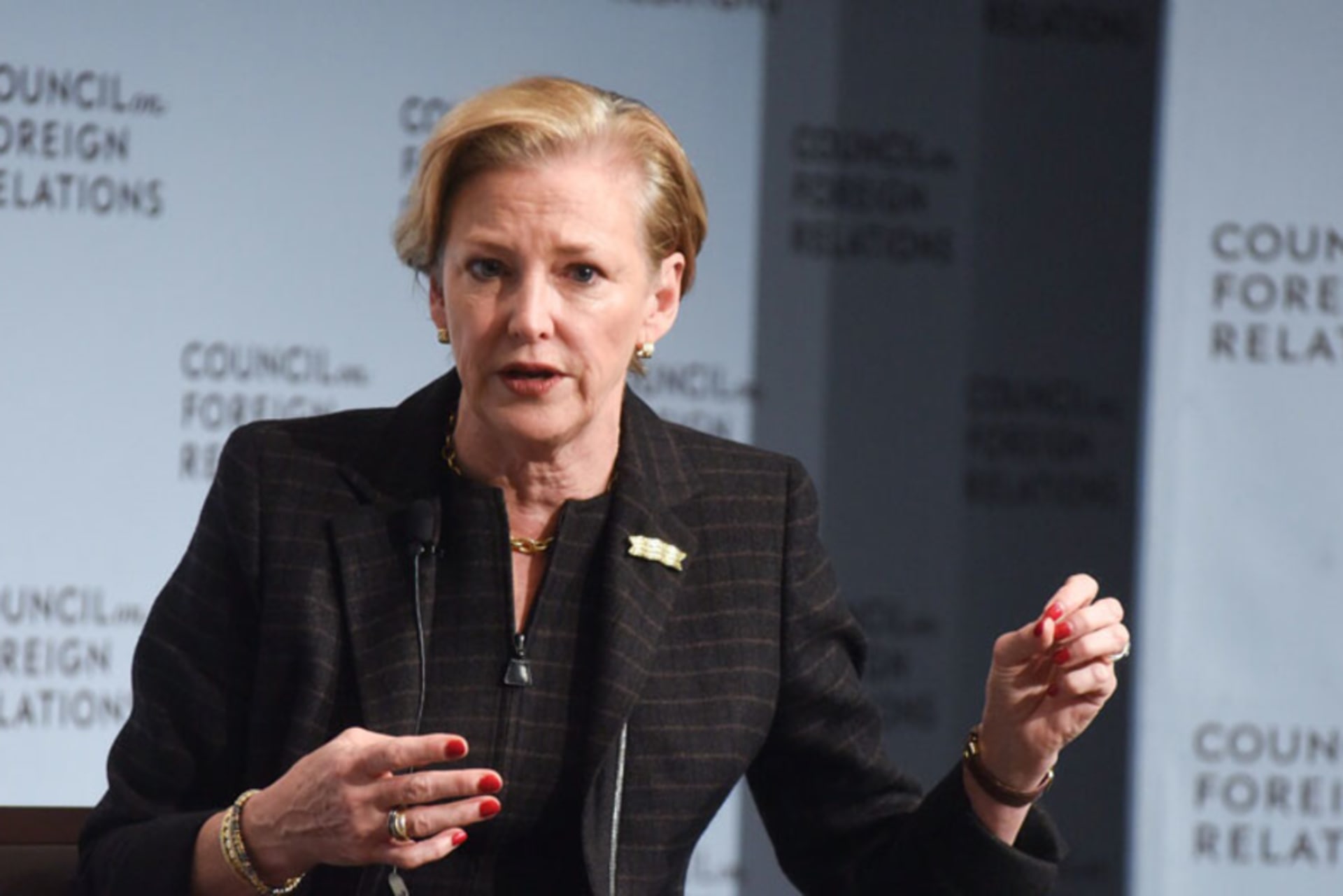 Ellen-Kullman.jpg