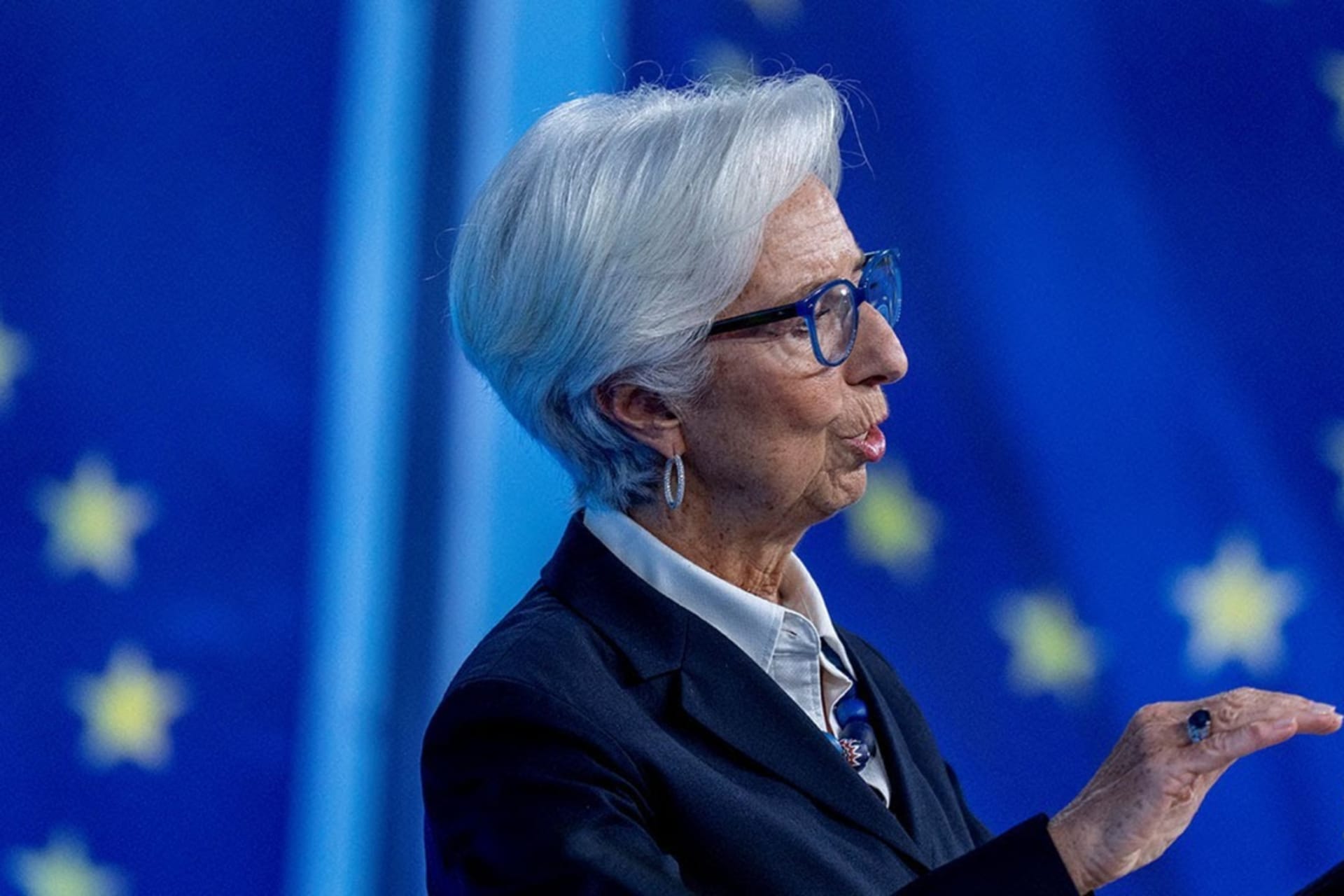 christine lagarde talking