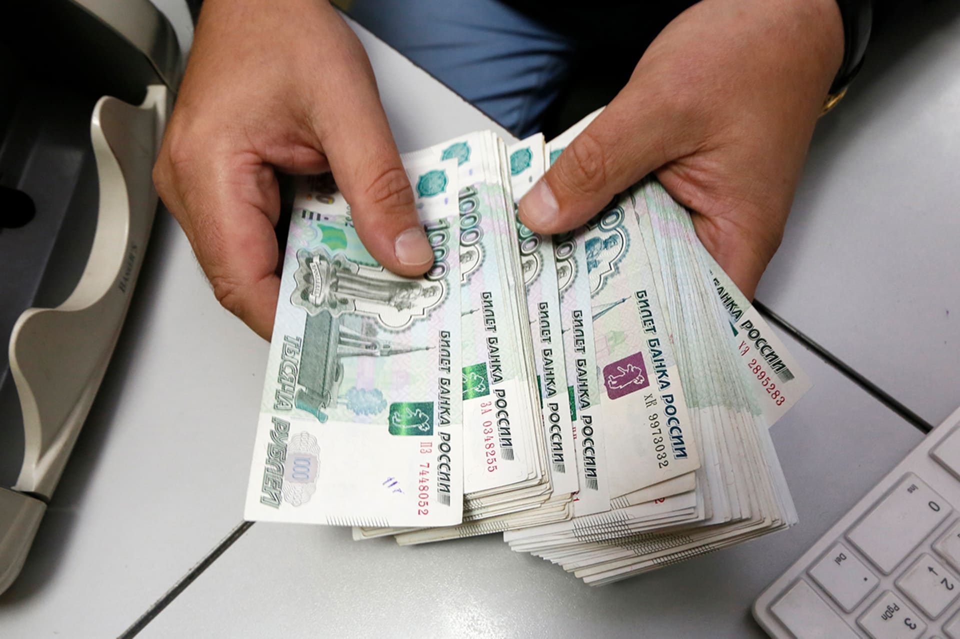 <p>Ilya Naymushin/Reuters</p>
