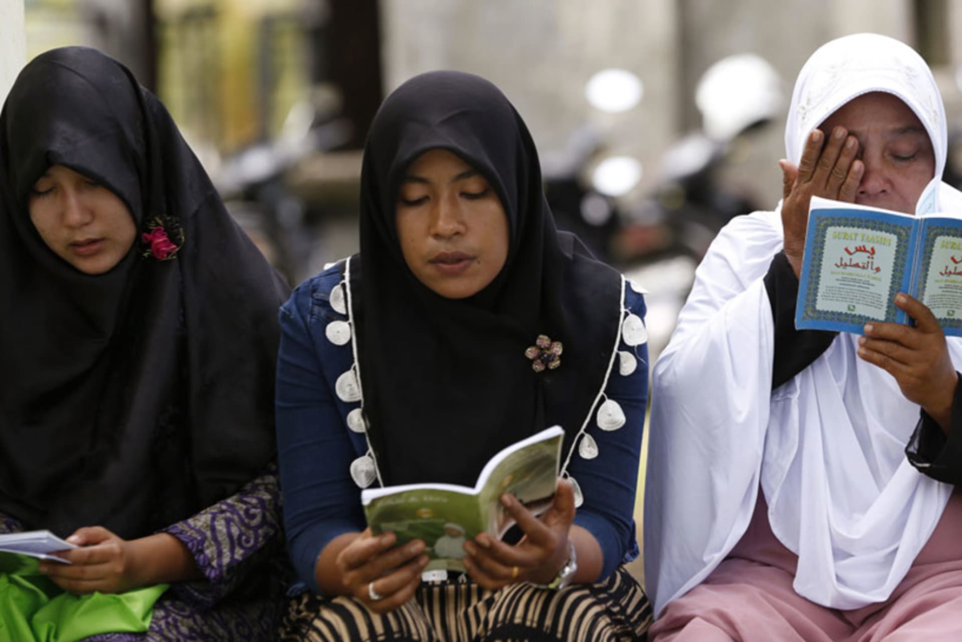 RTR4J9RY_Indonesia_23Apr15.jpg