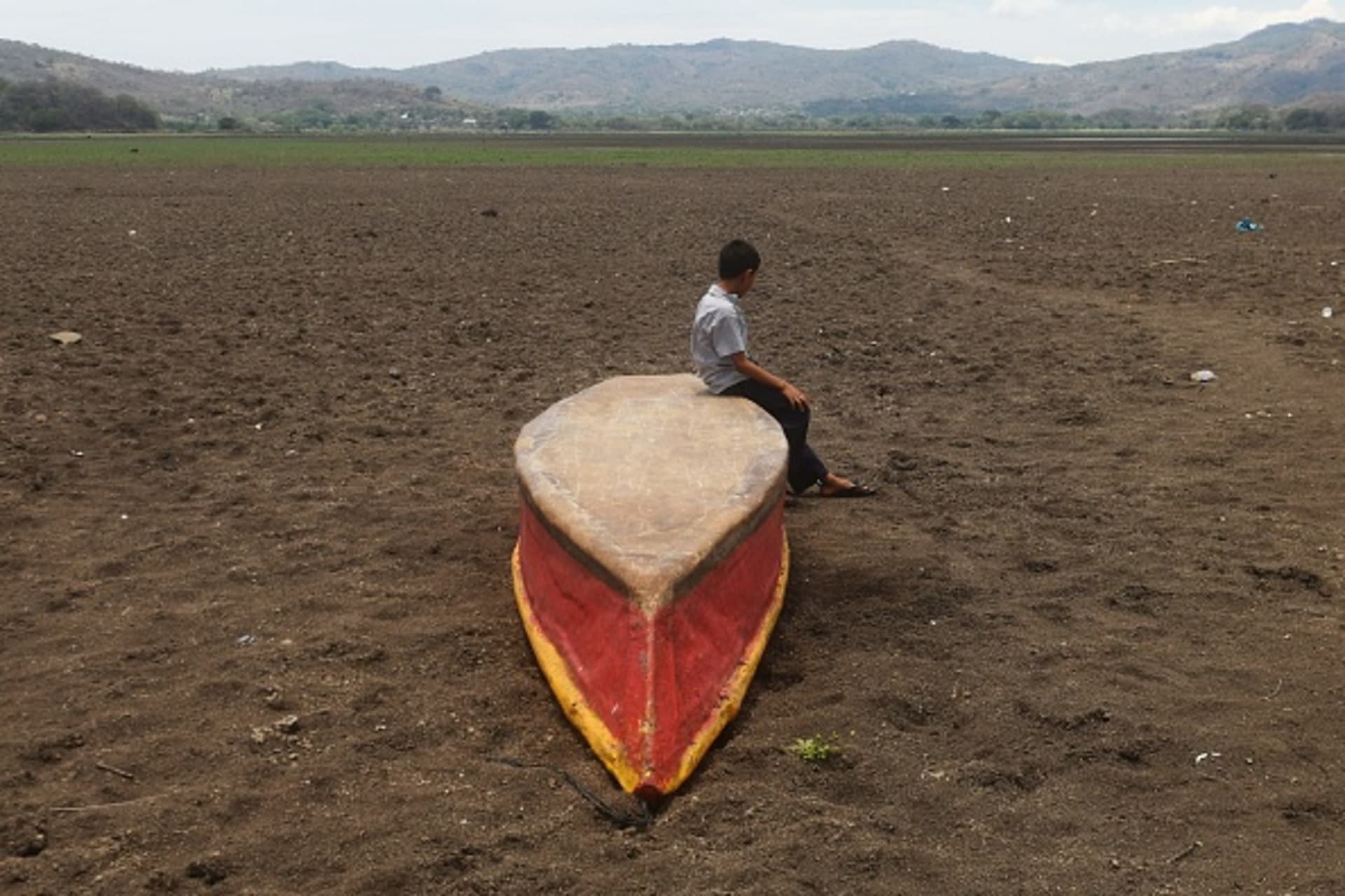 <p>LAKE ATESCATEMPA, GUATEMALA: The lake, which once supported fishing and tourism industries, has dried up due to persistent drought and high temperatures, underscoring the devastating effects of climate change. <span class="immersive-image__figcaption-credit">Marvin Recinos/AFP/Getty Images</span></p>
