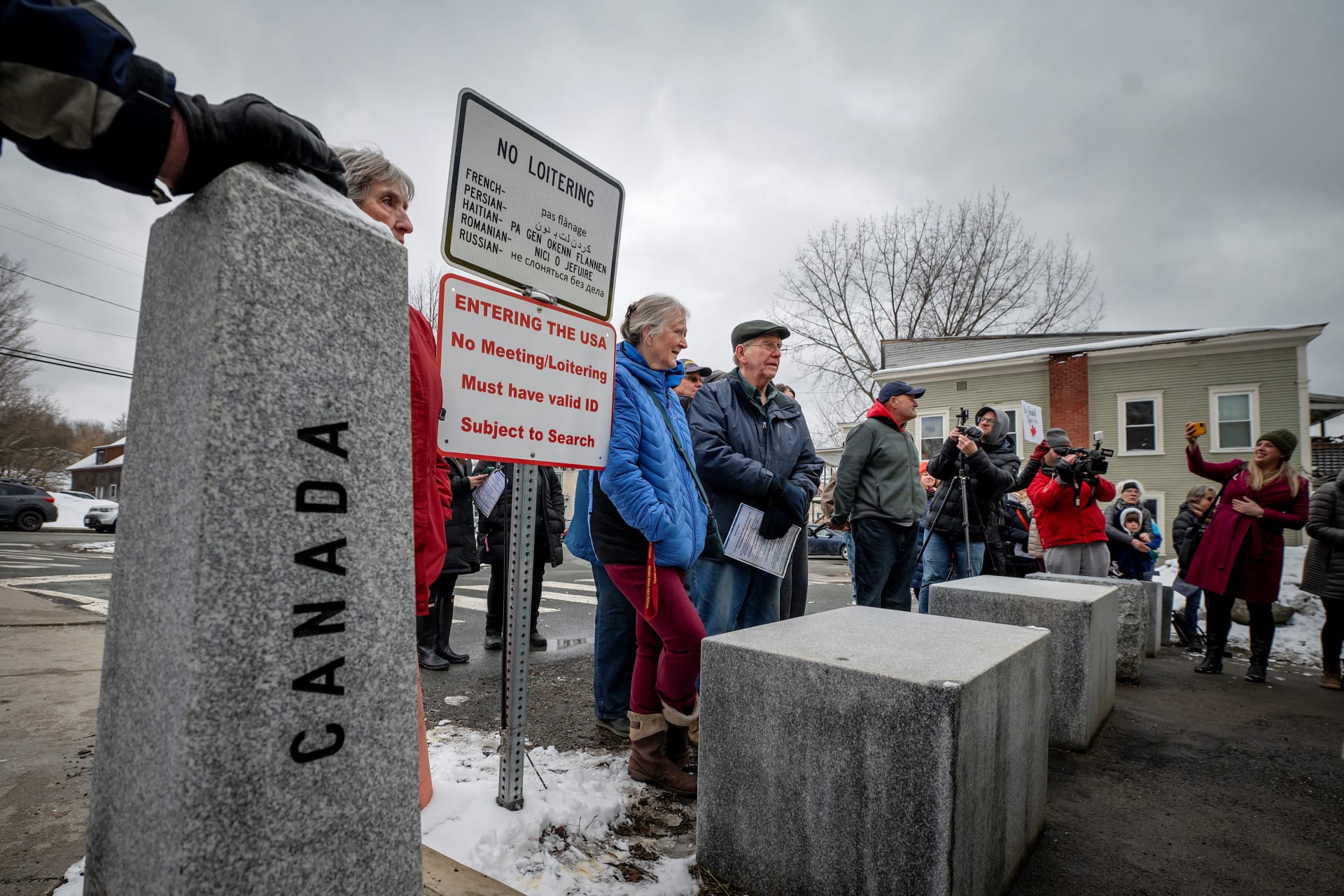 US government blocks Canadian access to border-straddling library