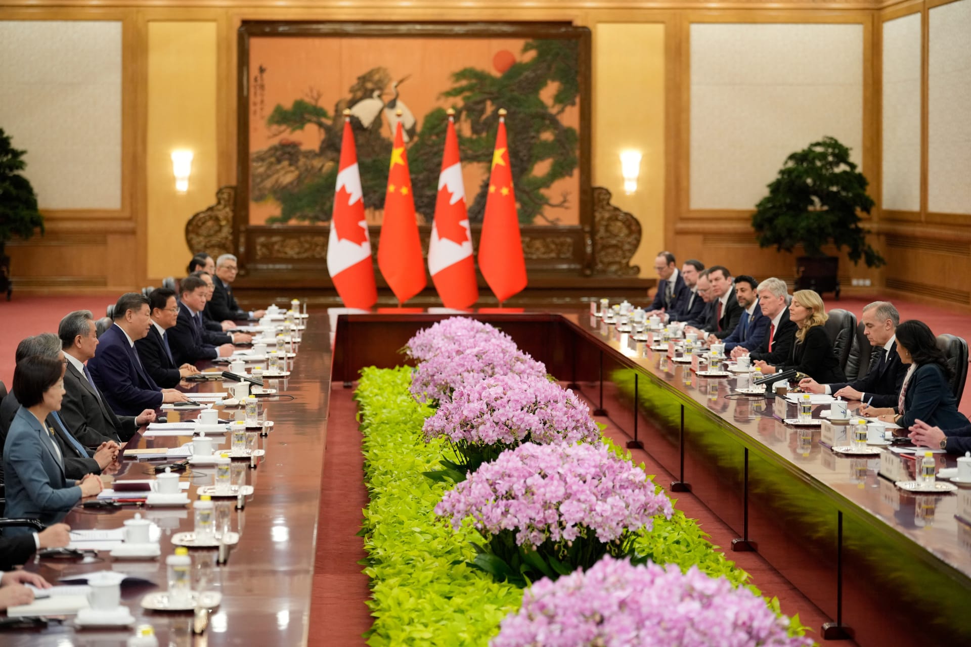 Chinese President Xi Jinping meets with Canada's Prime Minister Mark Carney, at the Great Hall of the People in Beijing, China, Friday, Jan. 16, 2026. Vincent Thian/Pool via REUTERS