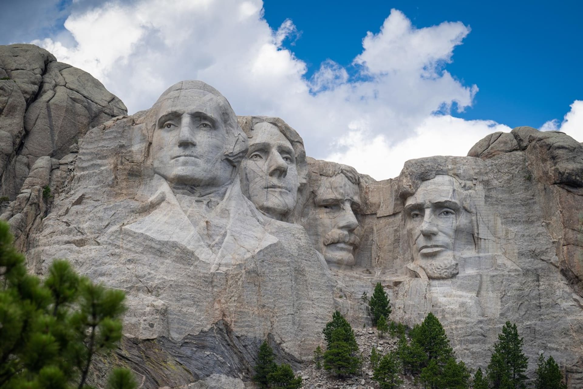 <p>View of Mount Rushmore Memorial Park in 2016. From left to right: Presidents George Washington, Thomas Jefferson, Theodore Roosevelt, and Abraham Lincoln.</p>
