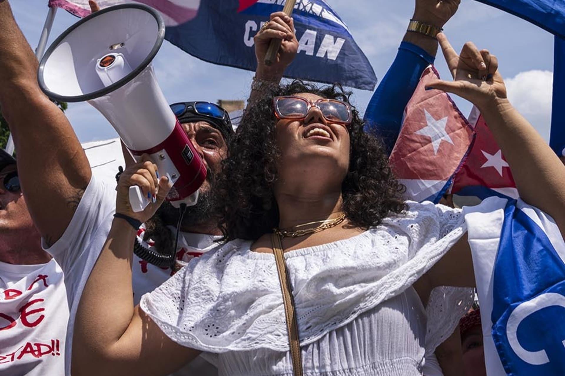 <p><span style="font-weight: 400;">Cuban activists and supporters rally outside the Cuban Embassy during a freedom rally in Washington, DC, July 26, 2021.</span></p>
