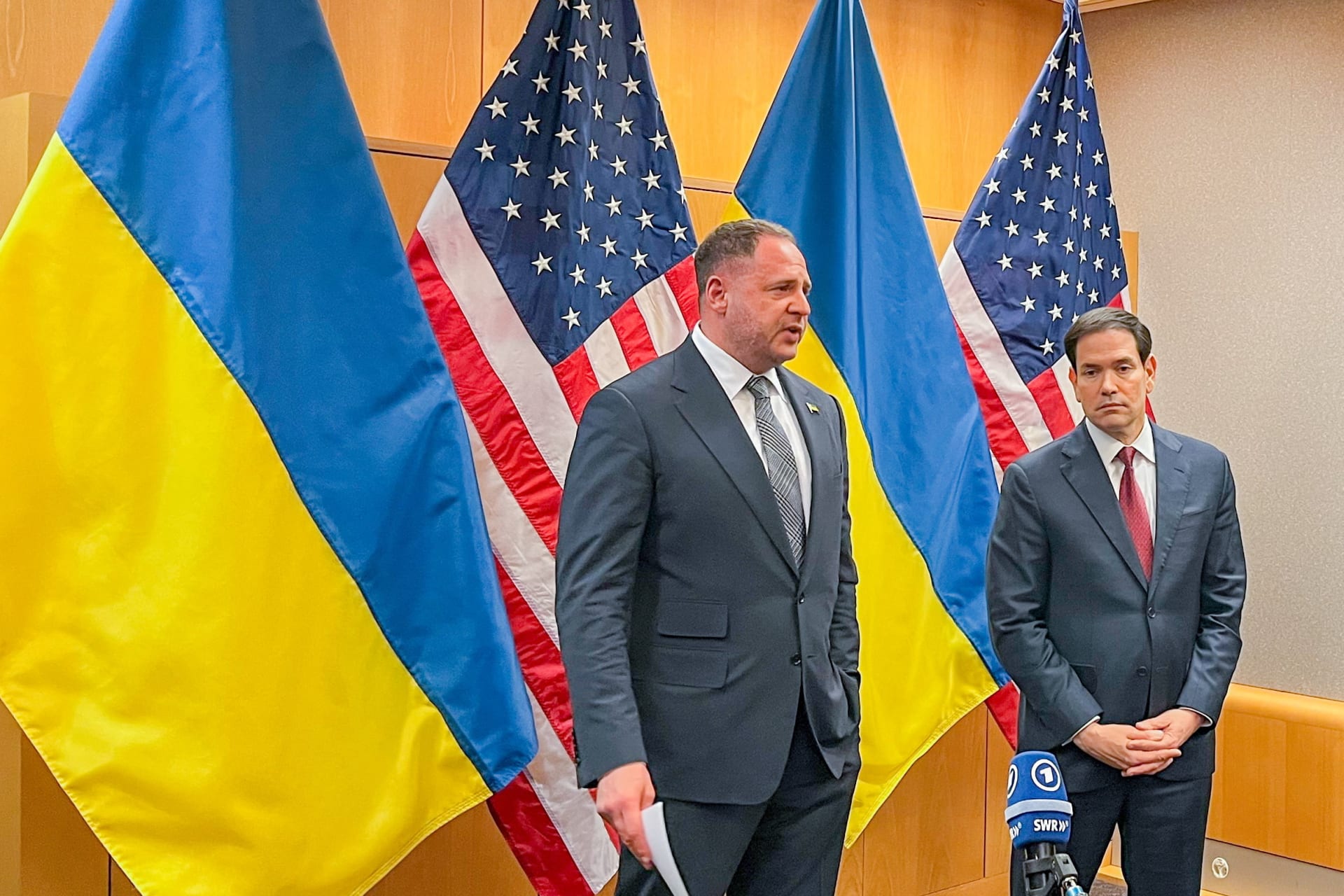 <p>Head of the Office of the President of Ukraine Andriy Yermak and U.S. Secretary of State Marco Rubio after closed-door talks at the U.S. Mission in Geneva, Switzerland, November 23, 2025.</p>
