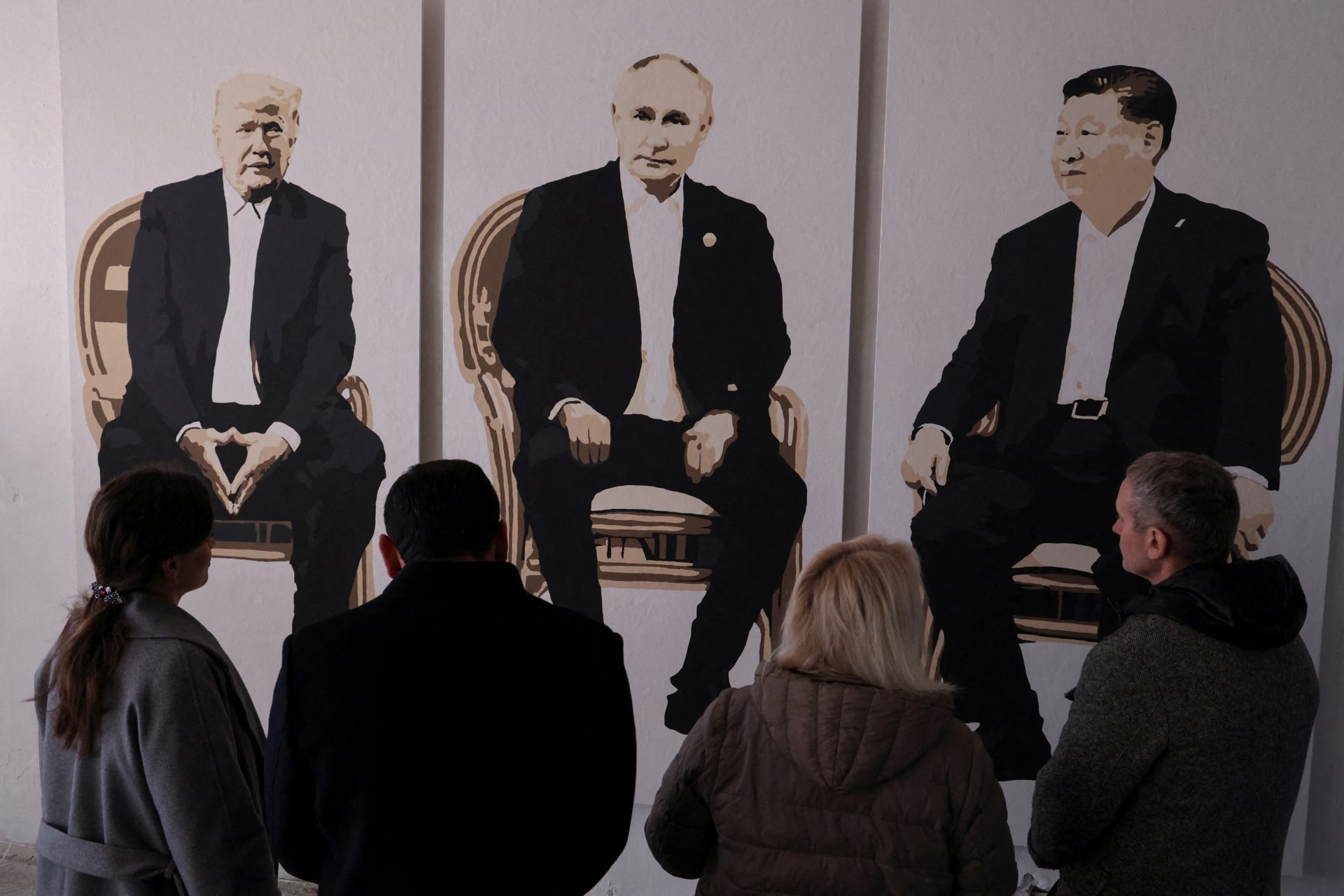 Artwork depicting Presidents Trump, Putin and Xi unveiled in Crimea
