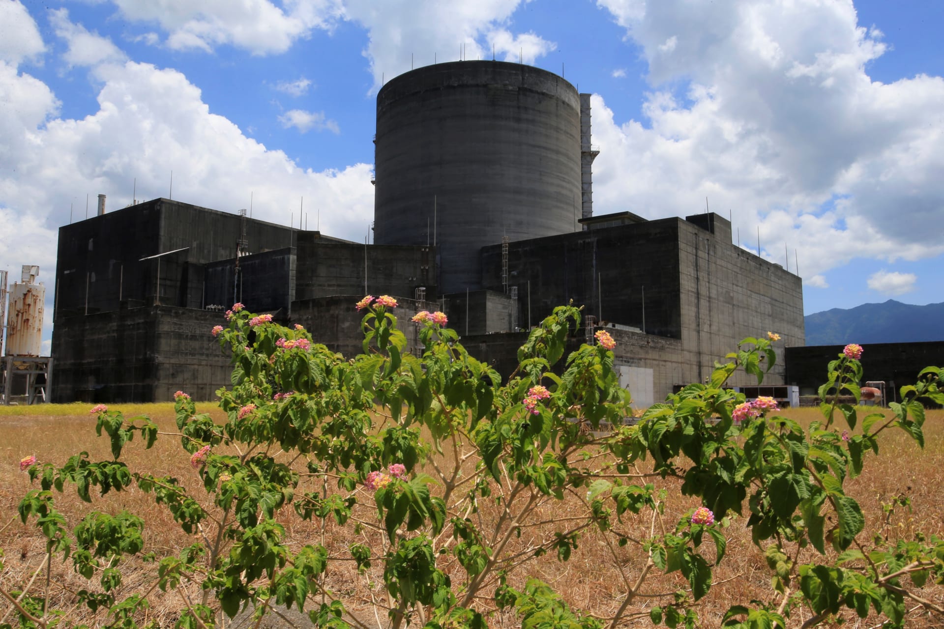 <p>The Bataan Nuclear Power Plant (BNPP) is seen during a tour around the BNPP compound in Bataan Province, the Philippines on May 11, 2018.</p>
