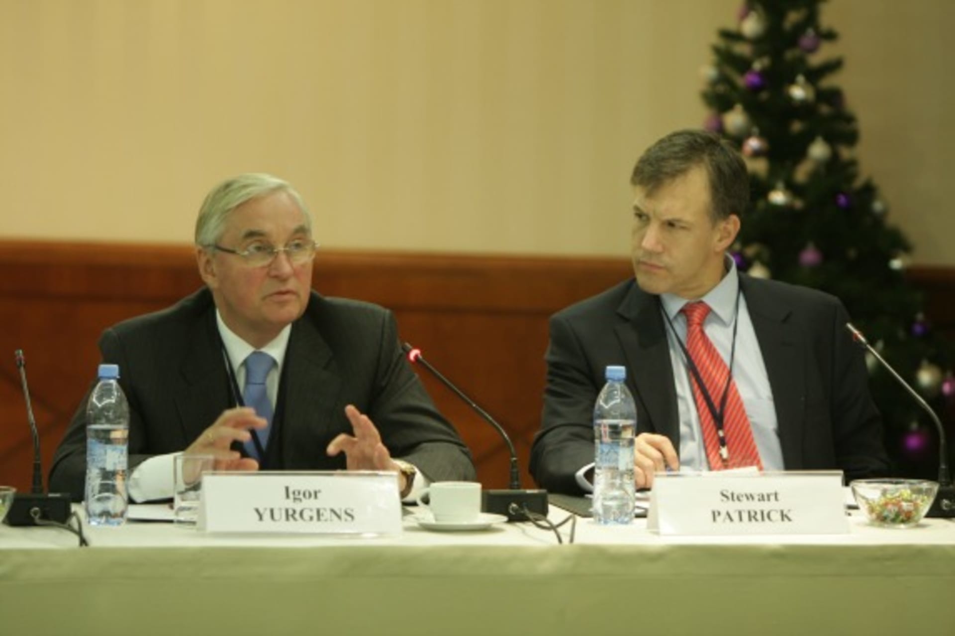 <p>Igor Yurgens (Institute of Contemporary Development) and Stewart Patrick (CFR) participate during the CoC Second Regional Conference (Migalyov Oleg).</p>
