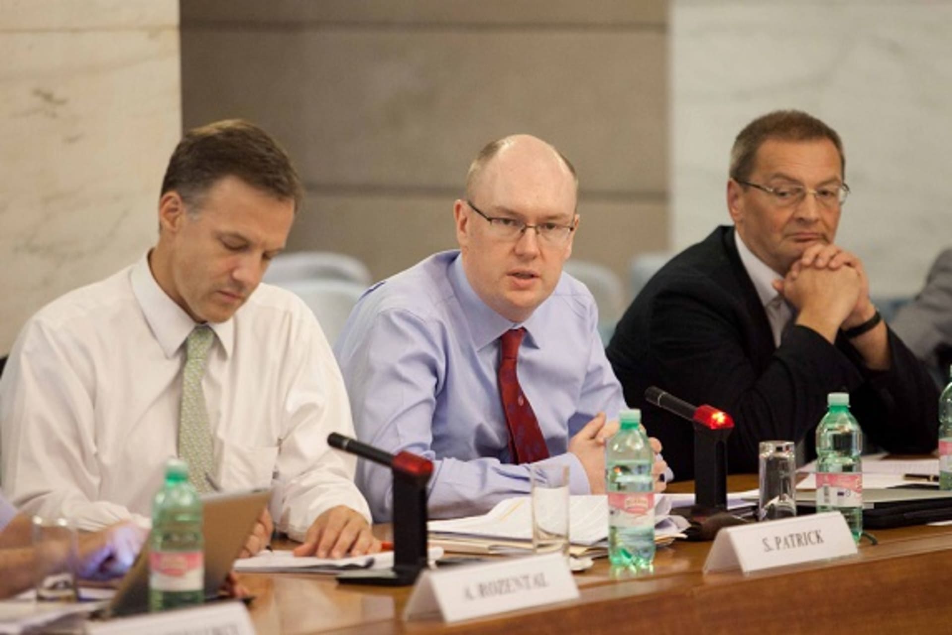 <p>Michael Fullilove (Lowy Institute) and Sergey Kulik (Institute of Contemporary Development) participate during the CoC Third Regional Conference (Leonardo Puccini).</p>
