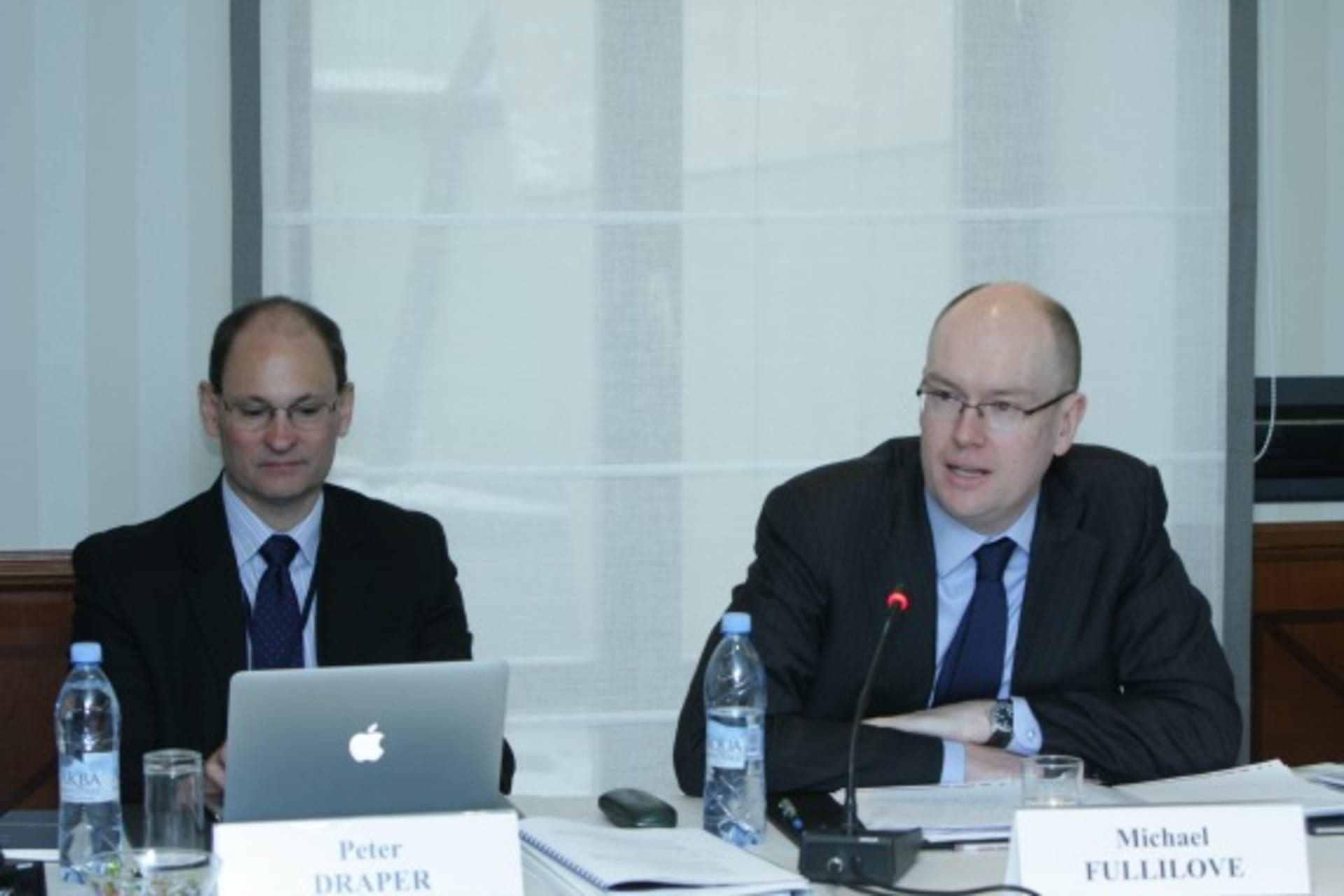 <p>Peter Draper (South African Institute of International Affairs) and Michael Fullilove (Lowy Institute) participate during the CoC Second Regional Conference (Migalyov Oleg).</p>
