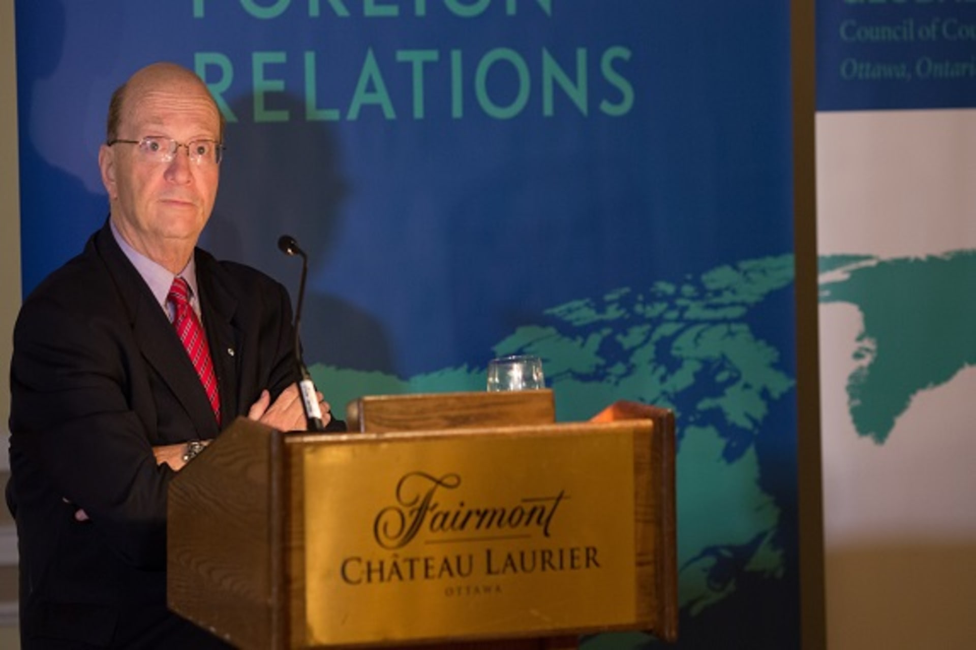 <p>Hon. Hugh D. Segal delivers a keynote address at the welcome dinner at the Chateau Laurier Hotel (Kris Young).</p>