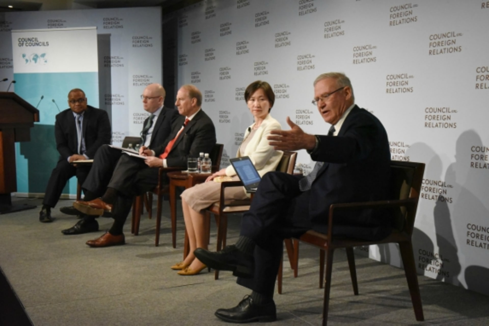 <p>Marcus Mabry, Michael Fullilove, Richard Haass, Sook Jong Lee, and Amos Yadlin speak at the launch of the Report Card on International Cooperation. (Don Pollard)</p>
