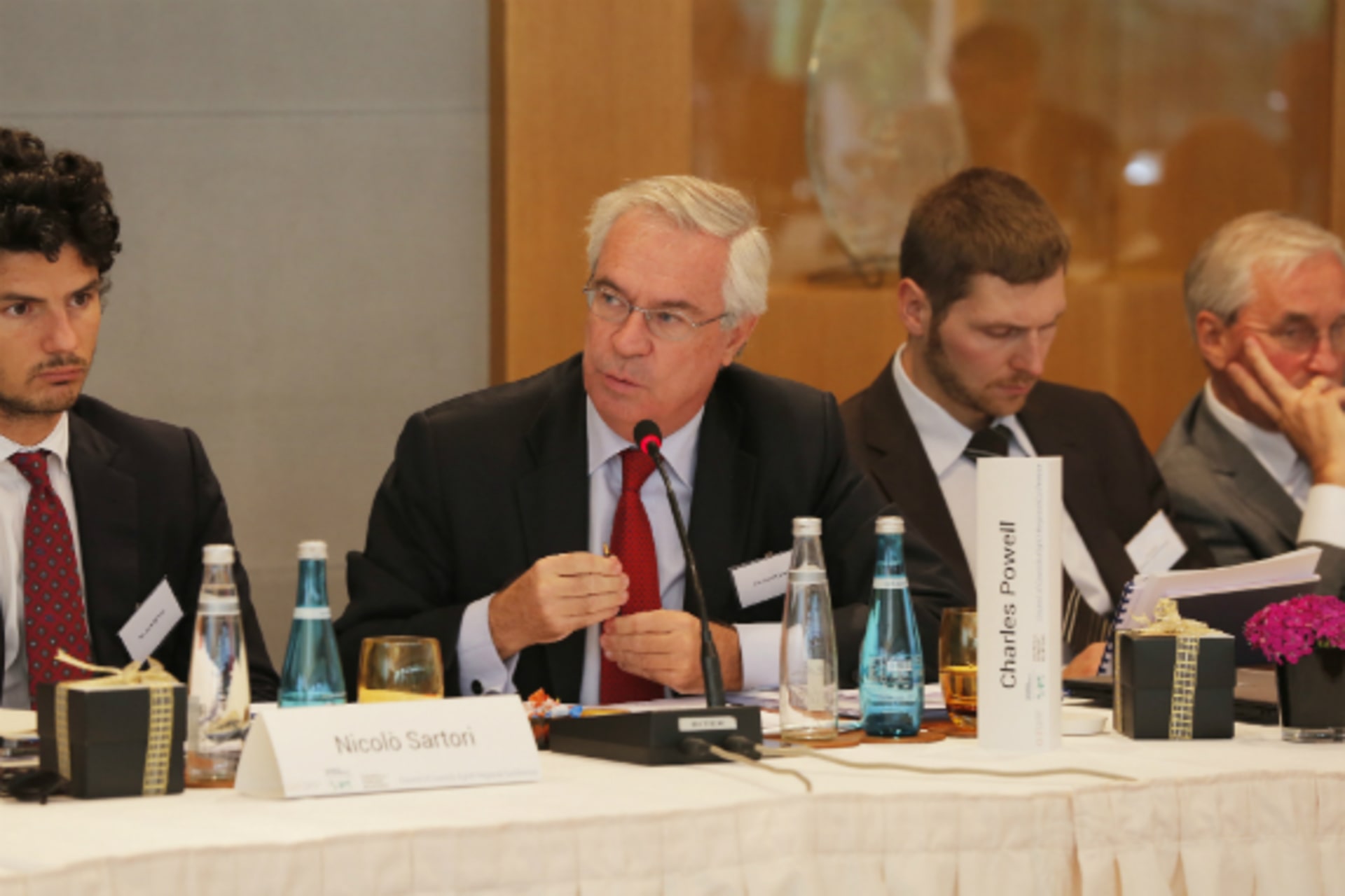 <p>Charles Powell, Director of the Real Instituto Elcano, discusses the refugee crisis during the Council of Councils Eighth Regional Conference. (Ferit Gelgec)</p>
