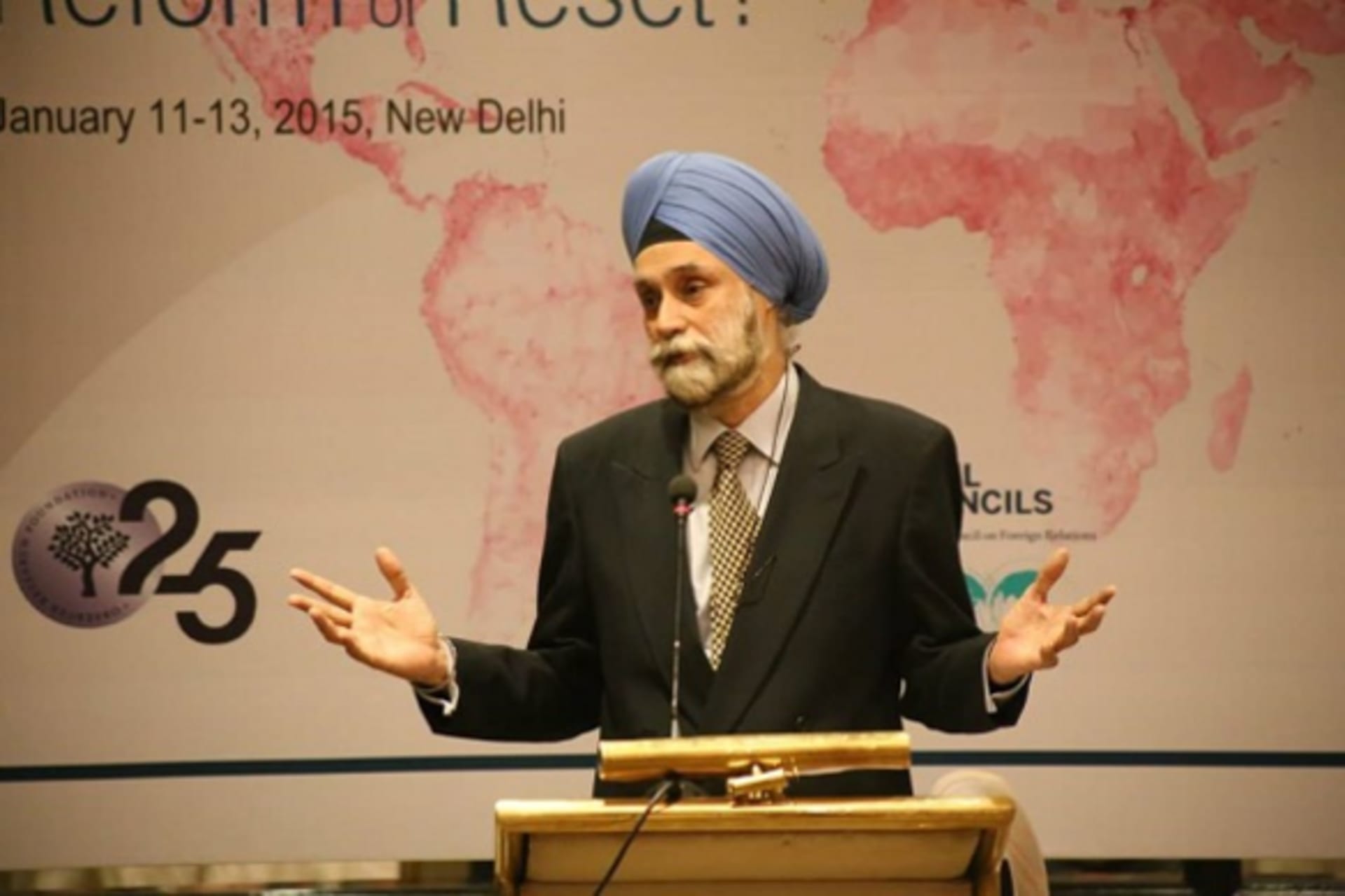 <p>Navtej Singh Sarna, Secretary (West) of the Indian Ministry of External Affairs, delivers a keynote address during the CoC Seventh Regional Conference (Pradeep Kumar).</p>