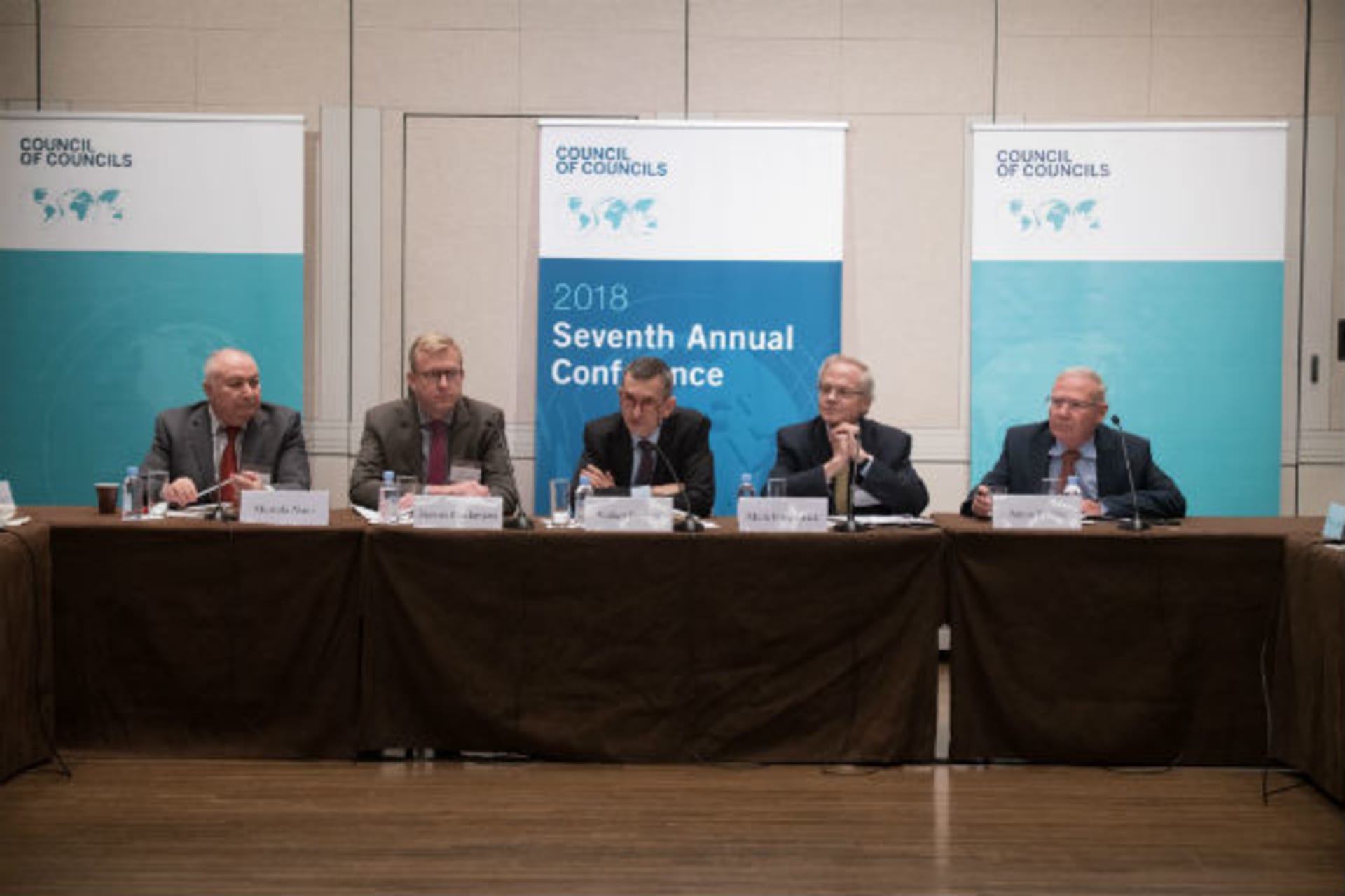 <p>Mustafa Alani, Steven Blockmans, Volker Perthes, Mark Fitzpatrick, and Amos Yadlin discuss the challenge from Iran and its geopolitical implications (Don Pollard).</p>
