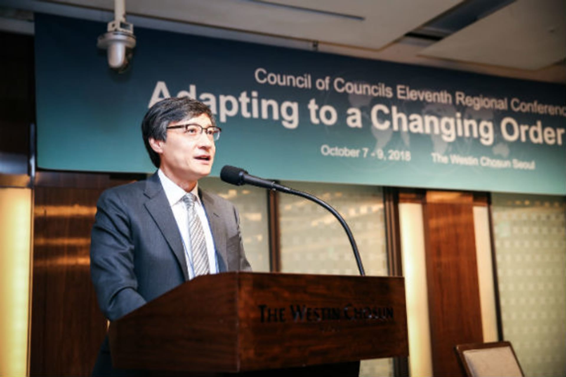 <p>Yul Sohn welcoming participants during the opening dinner.</p>