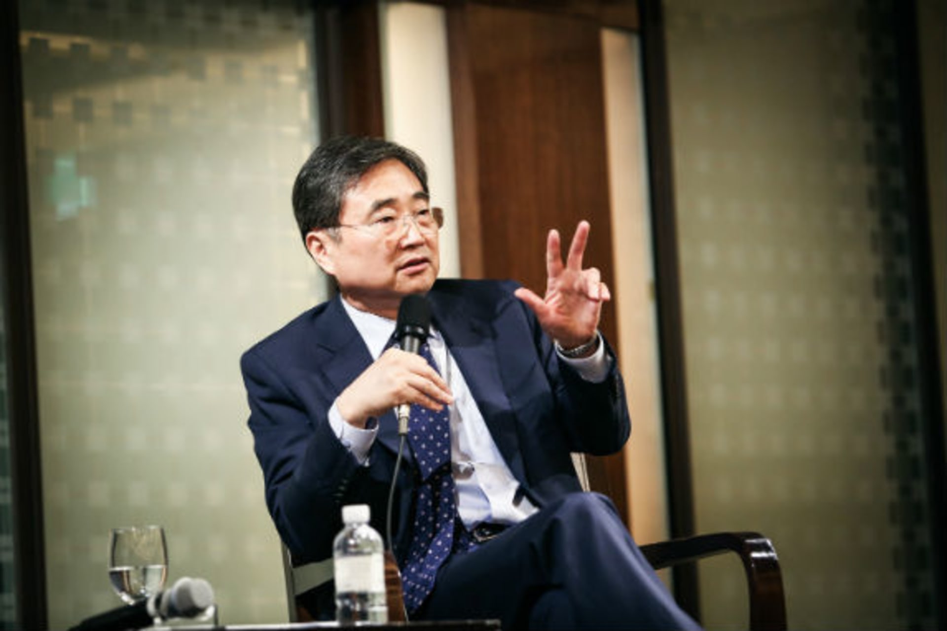 <p>Vice Minister Cho Hyun gives remarks at the opening session.</p>