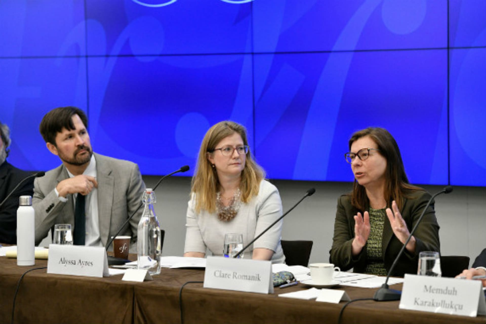 <p>Thomas Bollyky, Clare Romanik, and Alyssa Ayres discuss how to confront the challenges of a rapidly urbanizing world. (Kaveh Sardari)</p>