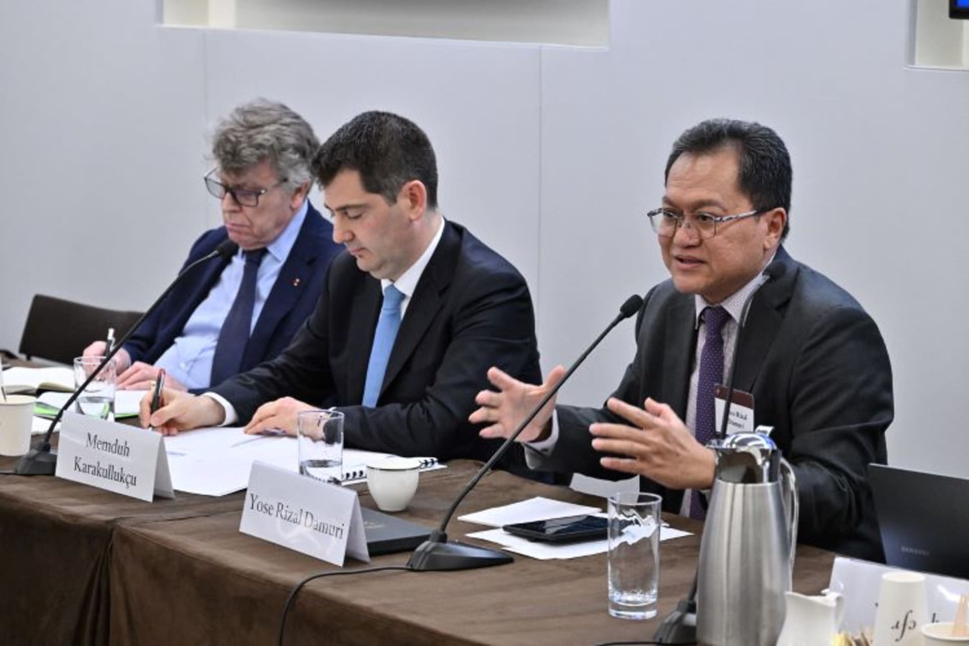 <p>Thierry de Montbrial, Memduh Karakullukçu, and Yose Rizal Damuri discuss “The Breakdown of the Global Economic Consensus.” (Kaveh Sardari)</p>