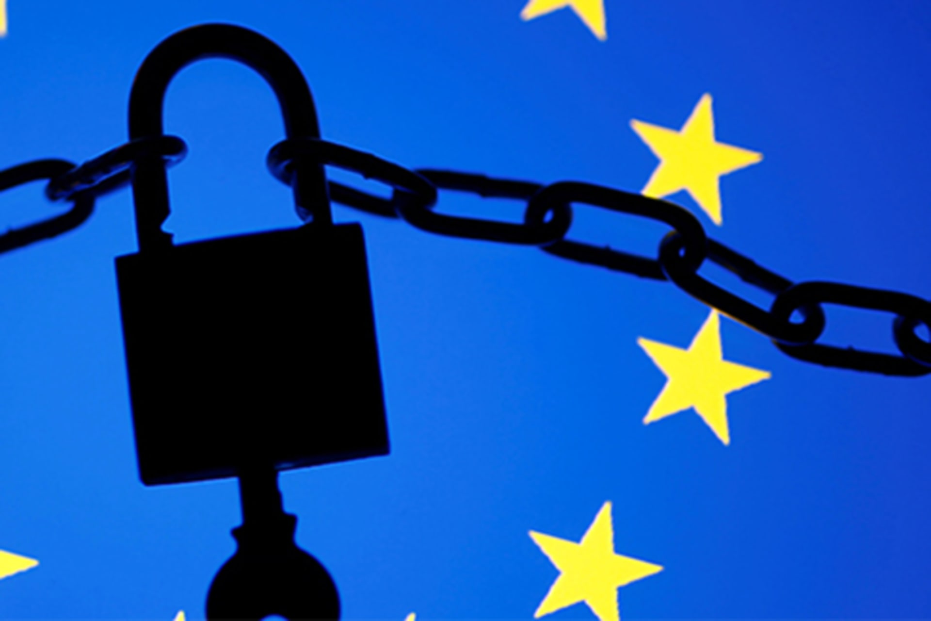 LR-How20Companies20Governments20Protect20Your20Data-Cropped