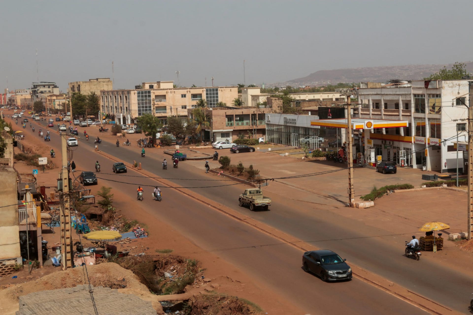 <p>People move on a street after insurgents launched attacks on military bases across the country, in Bamako, Mali, on April 25, 2026.</p>
