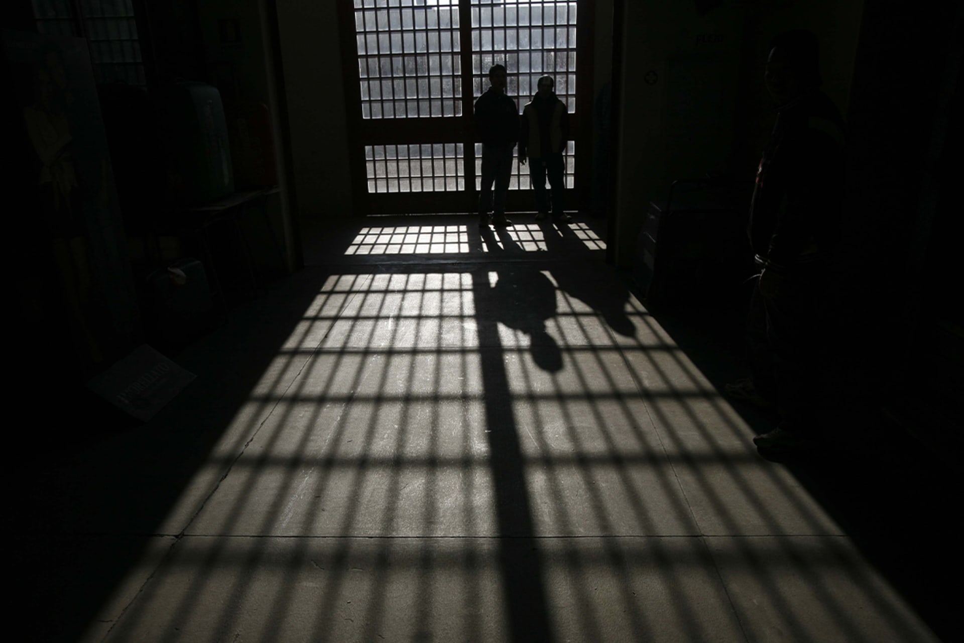 <p>Inmates at a state maximum security jail in Padova, Italy on December 17, 2007.</p>