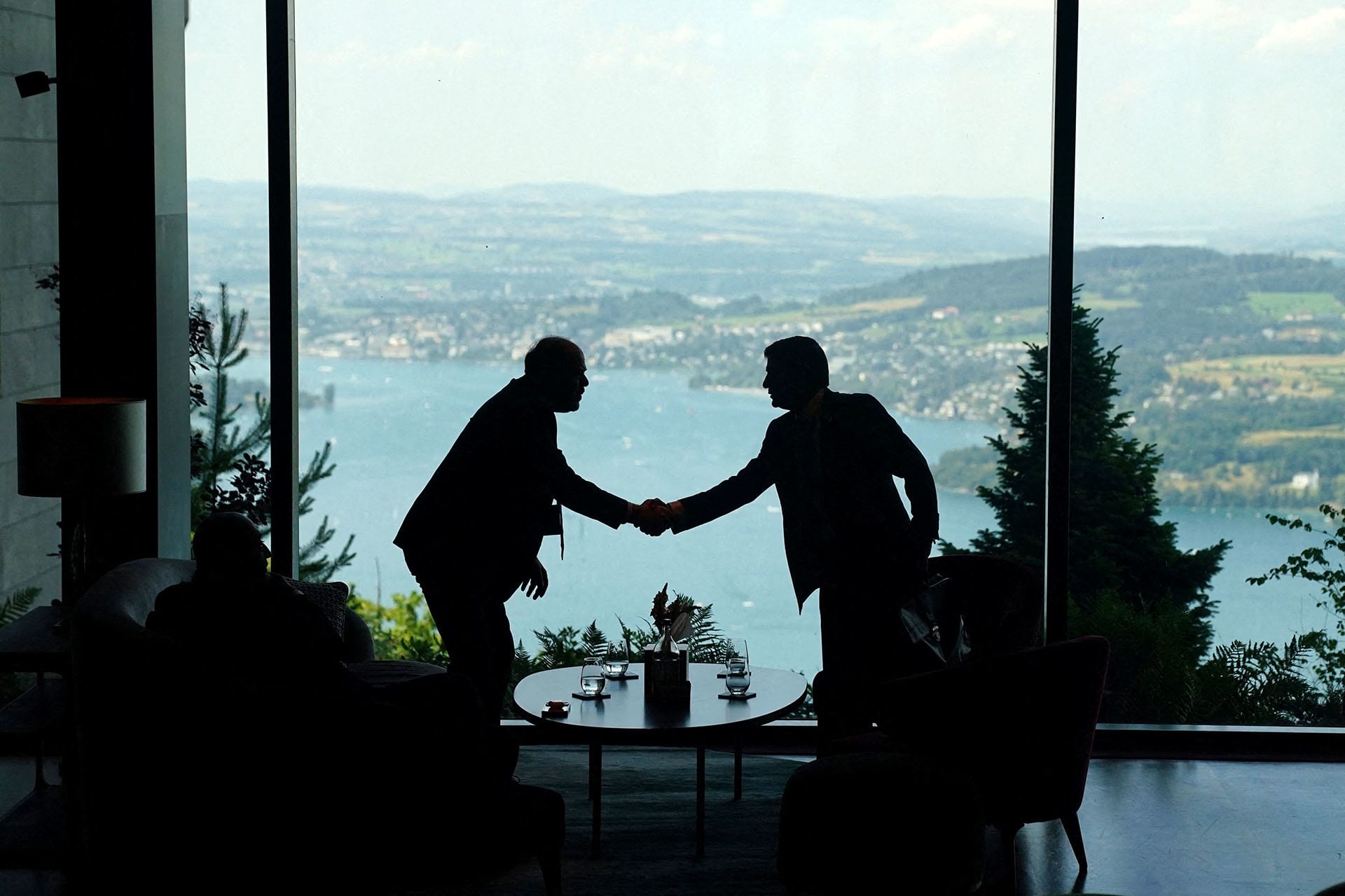 TOPSHOT-SWITZERLAND-US-IRAN-DIPLOMACY-WAR