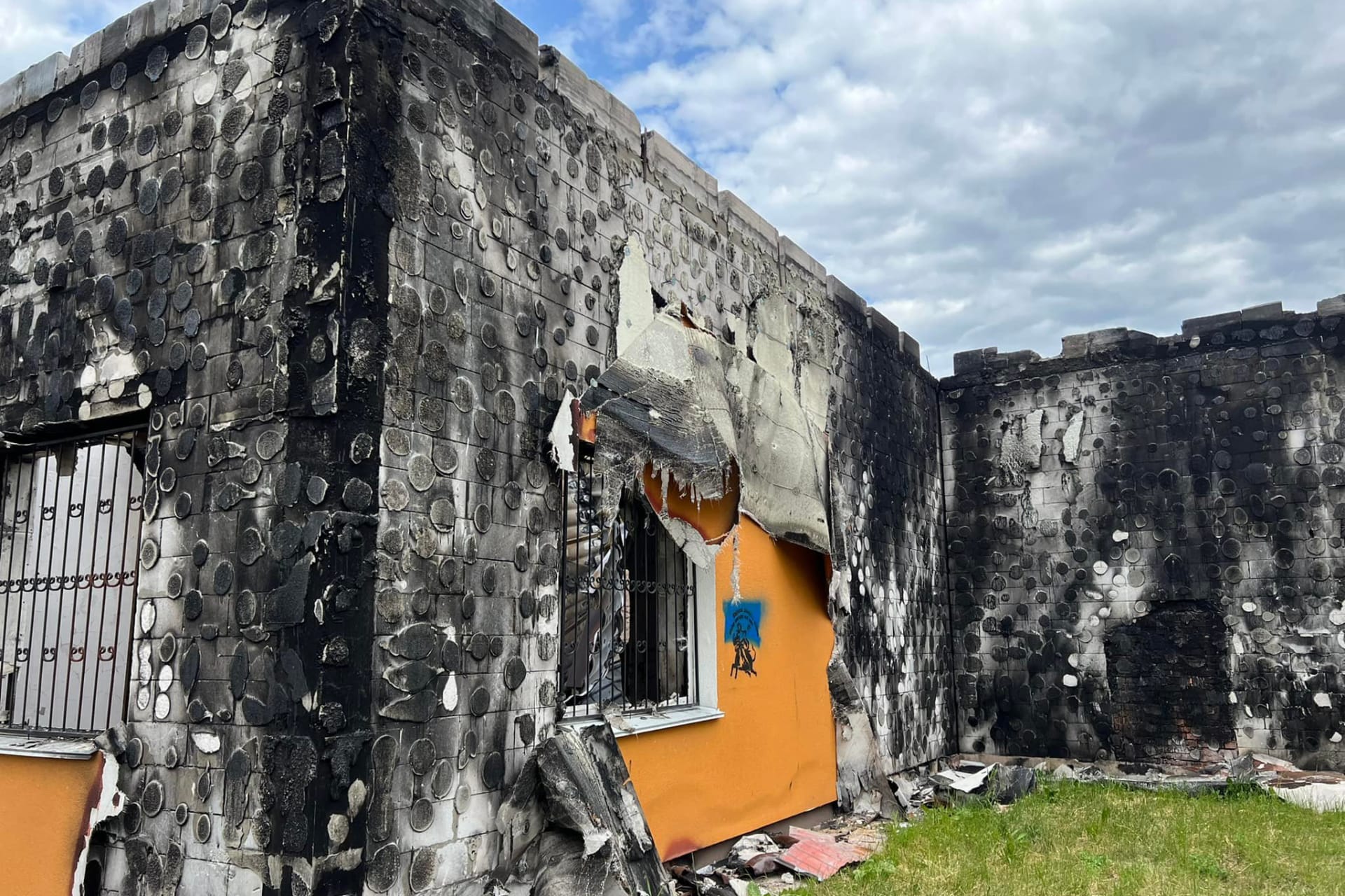 <p>The Ivankiv Historical and Local History Museum after Russian shelling on February 25, 2022.</p>