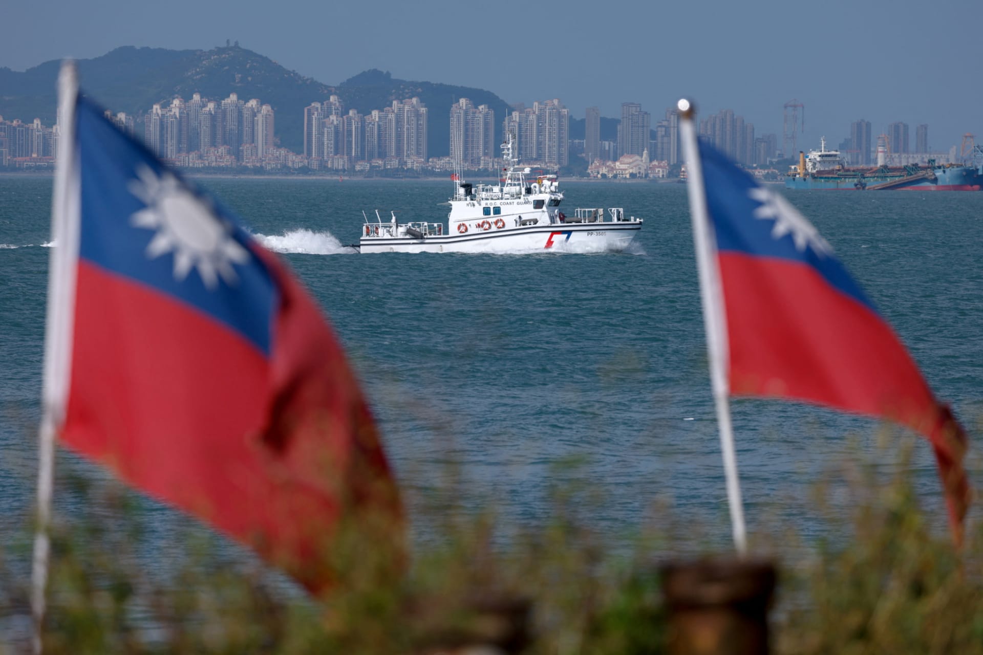 <p>A Taiwan Coast Guard ship patrols near Dadan Island as China’s Xiamen is visible in the background, on Dadan Island, in Kinmen, Taiwan, October 18, 2025.</p>