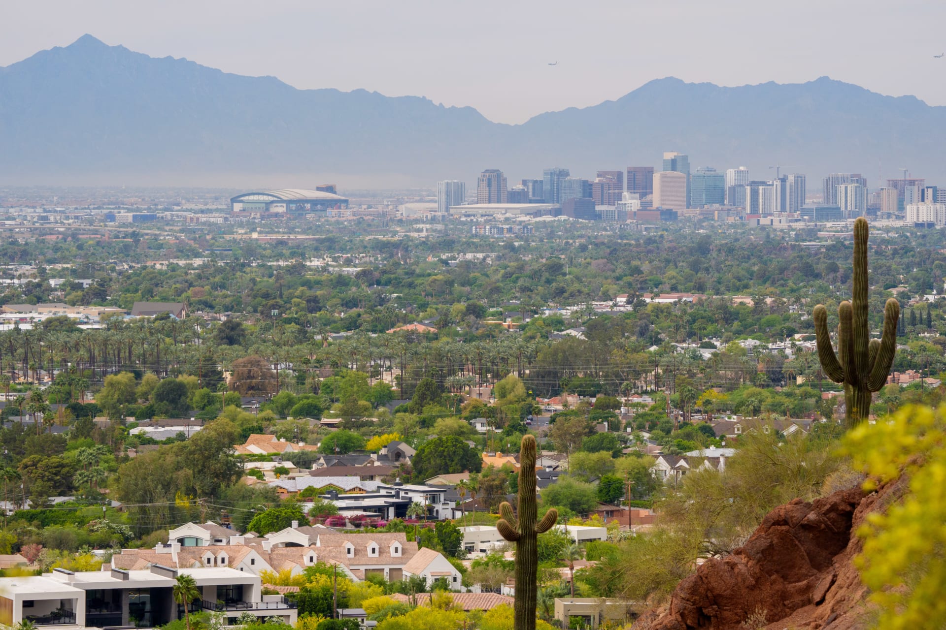 <p>A view of the greater Phoenix Downtown looking from Camelback Mountain.</p>
