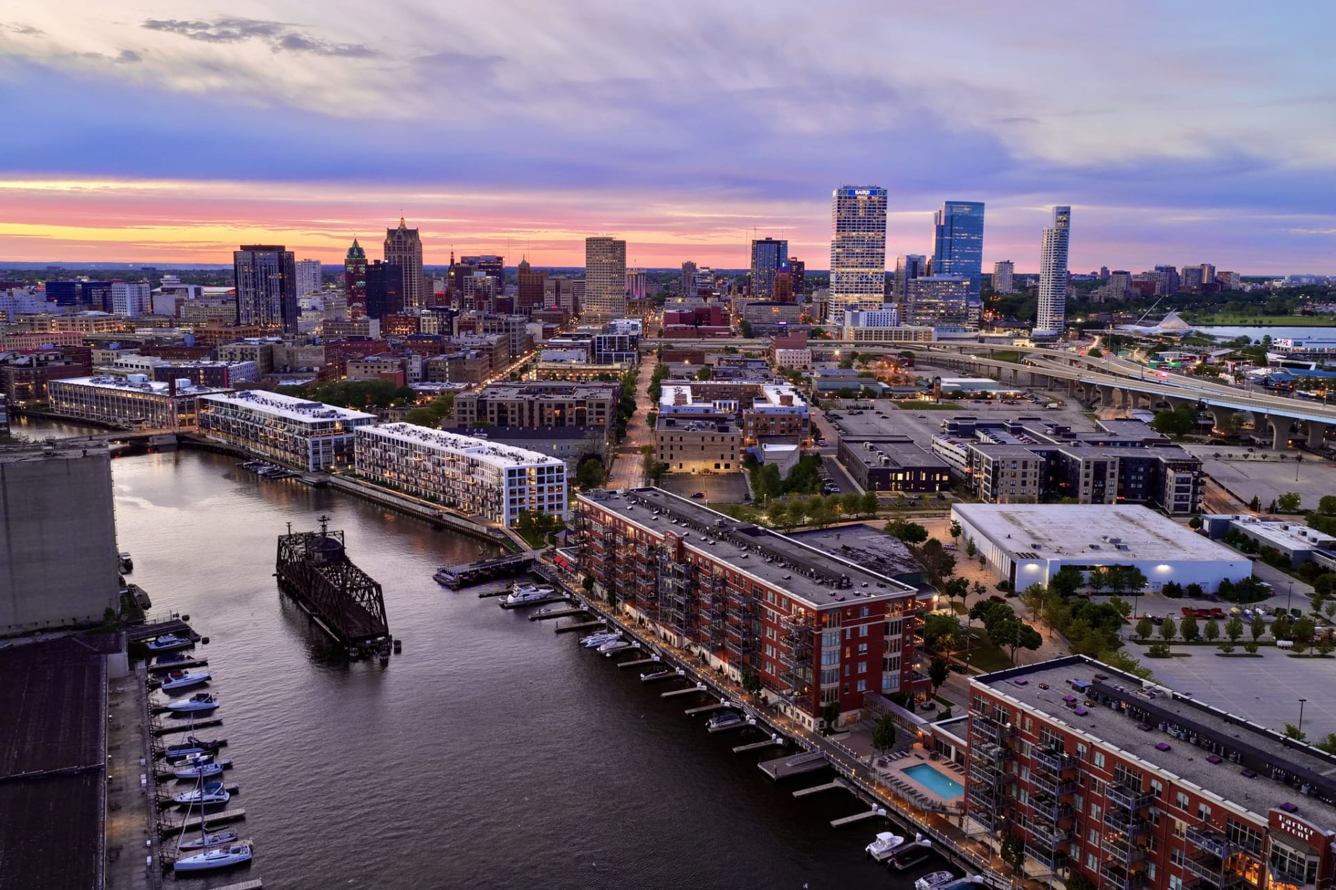 <p>An aerial view of the Milwaukee skyline.</p>

