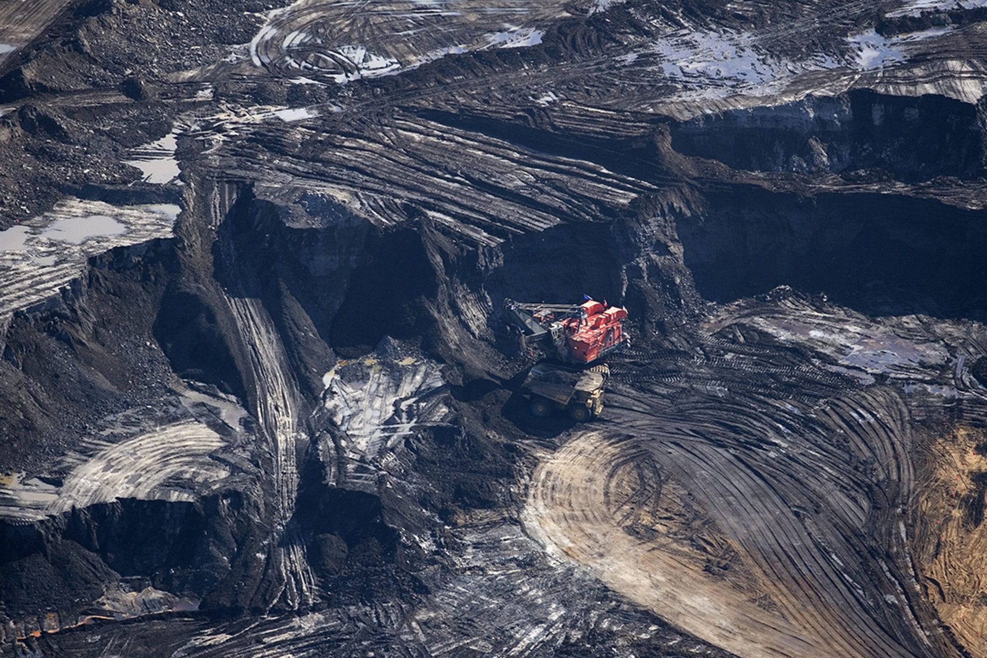 Oil sands operations at Syncrude Canada’s Aurora mine project near Fort McMurray, Alberta.
