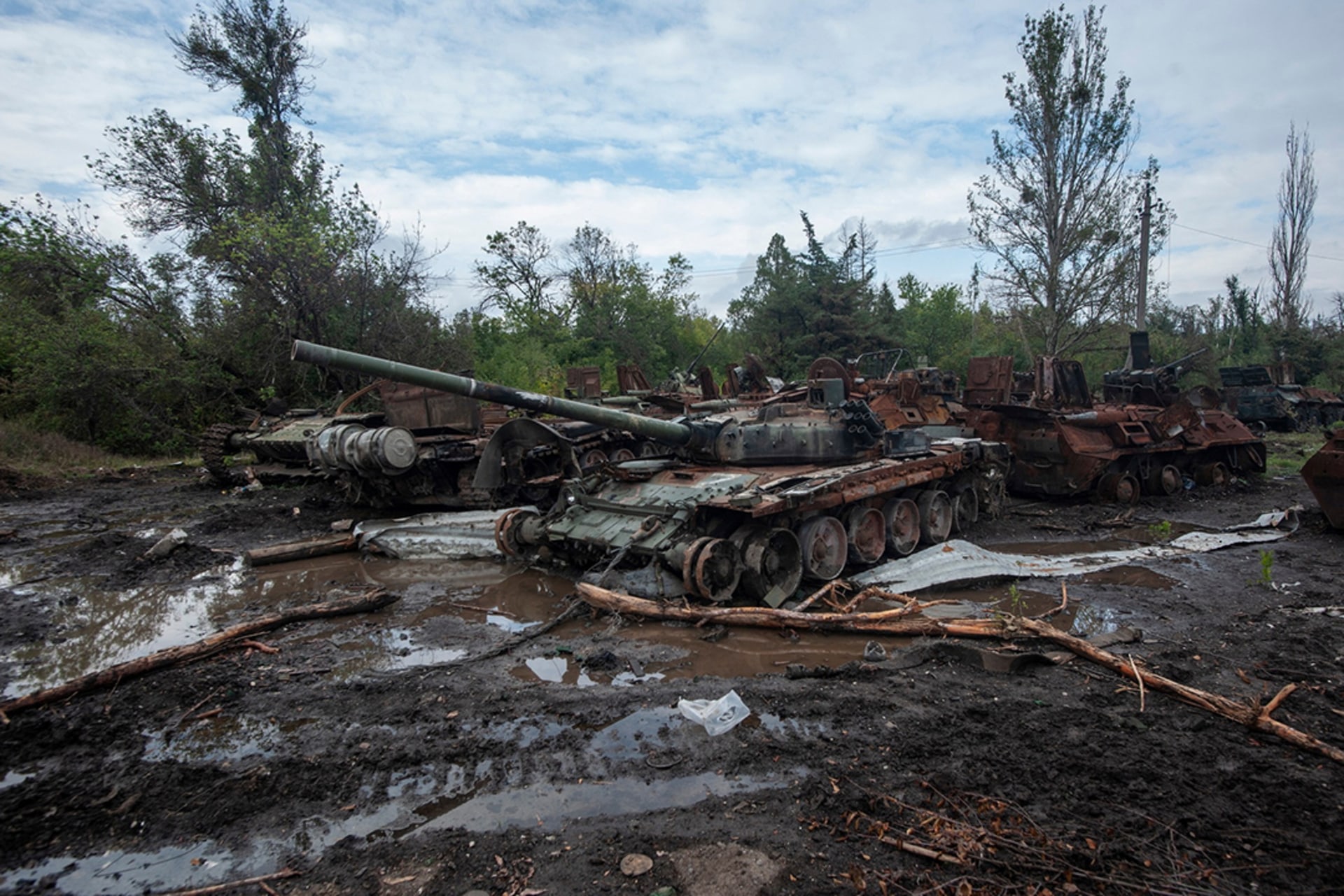 A Ukrainian counteroffensive attack destroyed Russian tanks near the city of Izyum, Ukraine. 