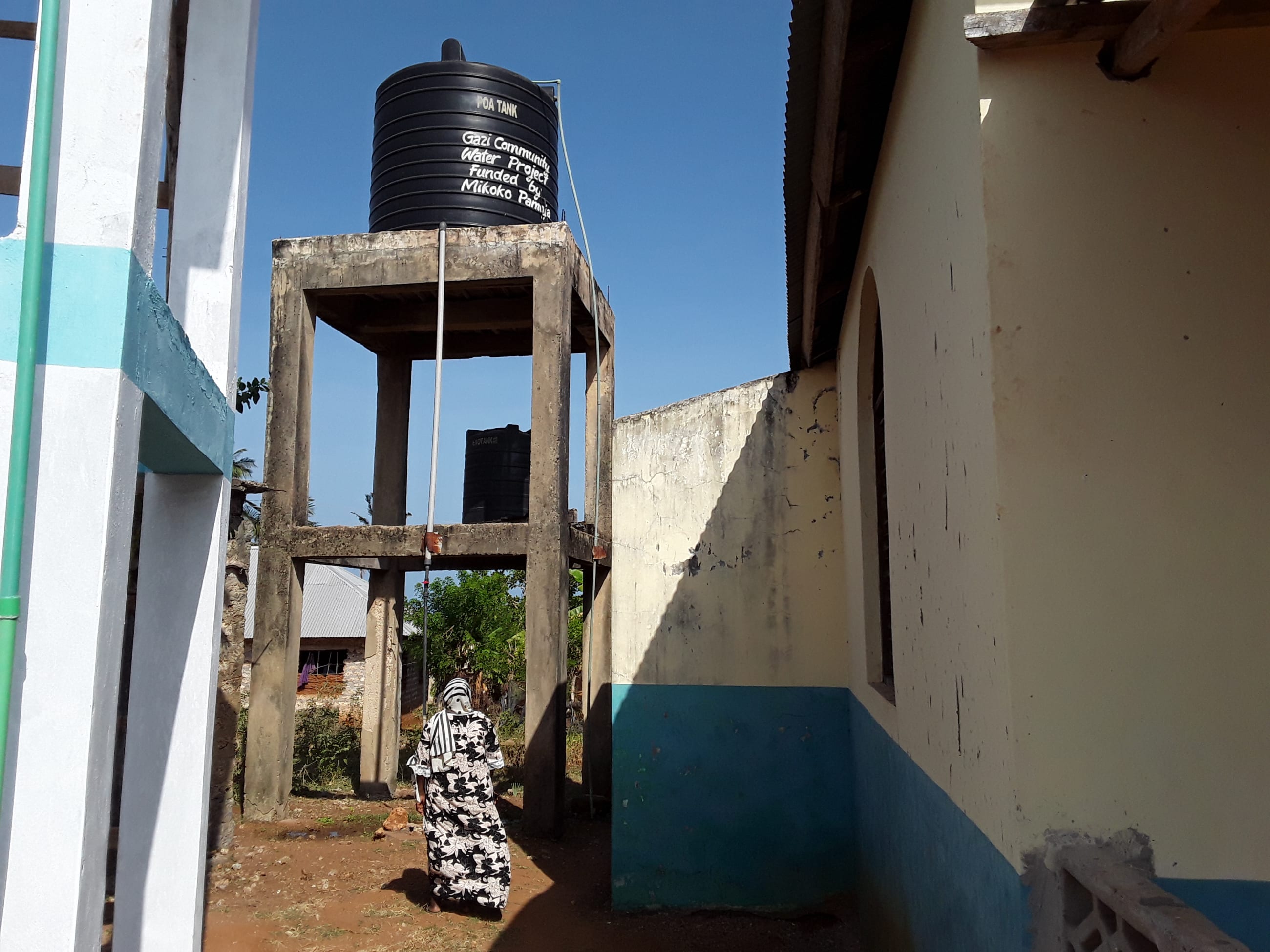 In 2013, funds from the sale of carbon brought the very first tap water to Gazi village. Today, residents have unlimited access to clean water. The villages, including open public spaces, are clean and free of litter.