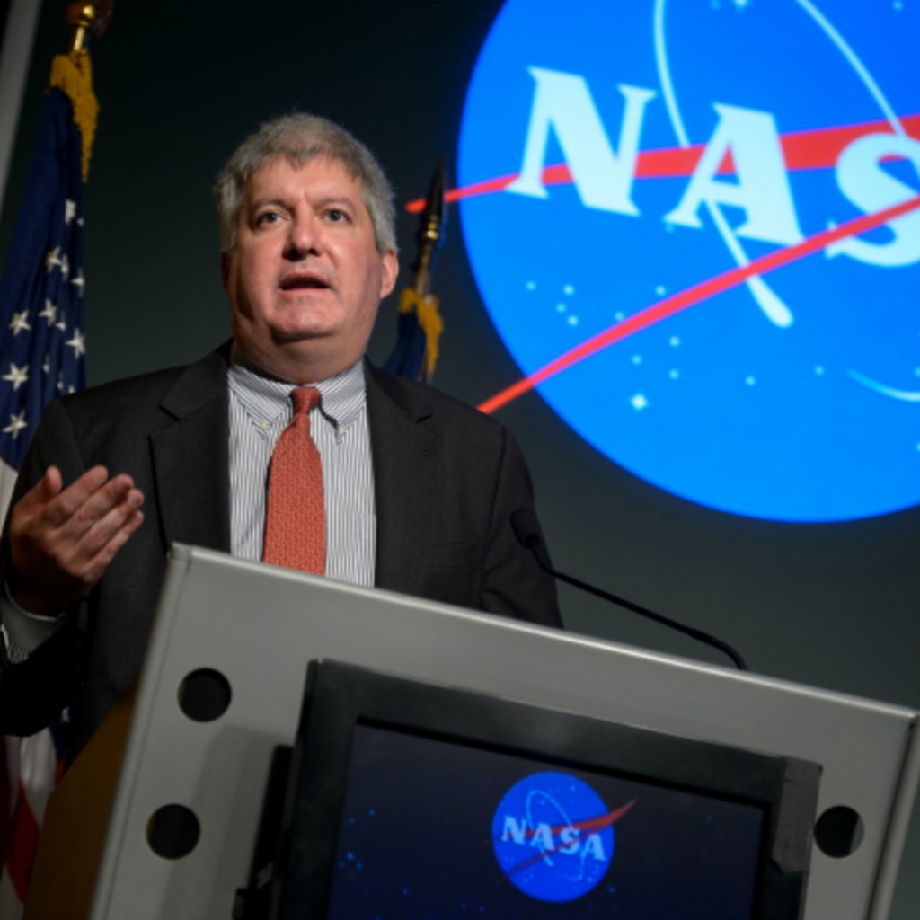 <p>Tom Kalil, Deputy Director for Technology and Innovation, White House Office of Science and Technology Policy, talks during the Asteroid Initiative Industry and Partner Day at NASA Headquarters in June 2013.</p>
